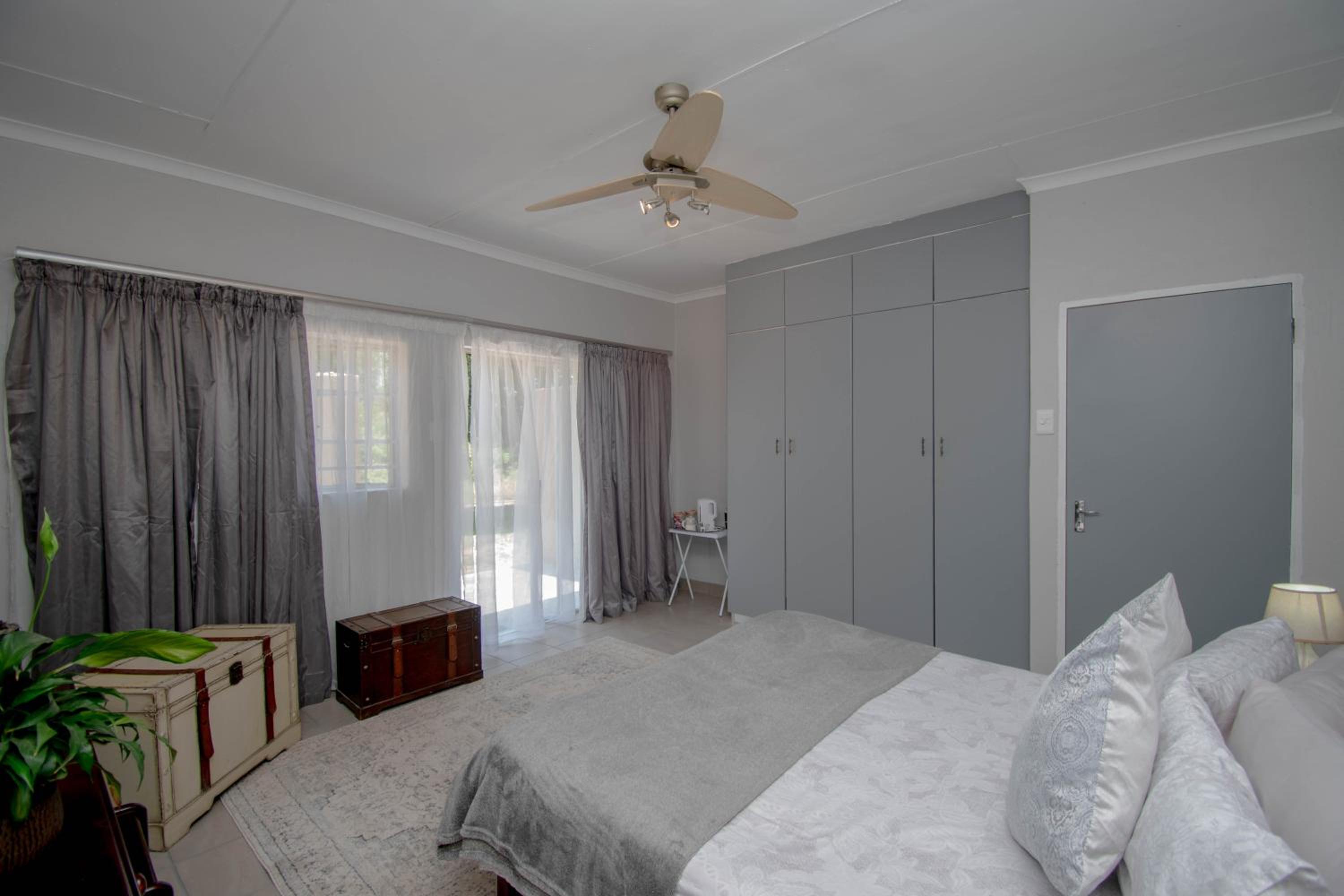Double Room - Photo 25