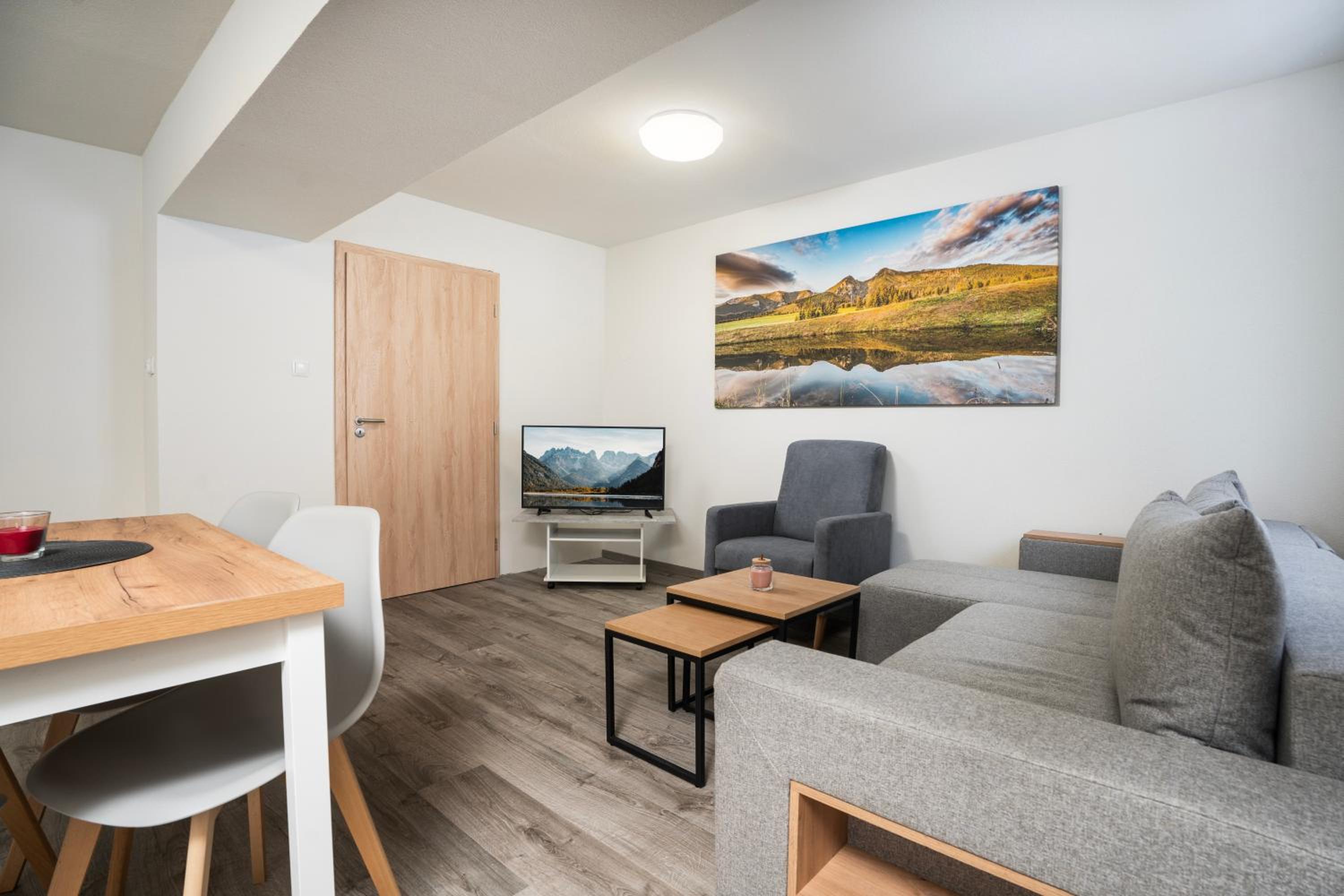 Two-Bedroom Apartment - Photo 3