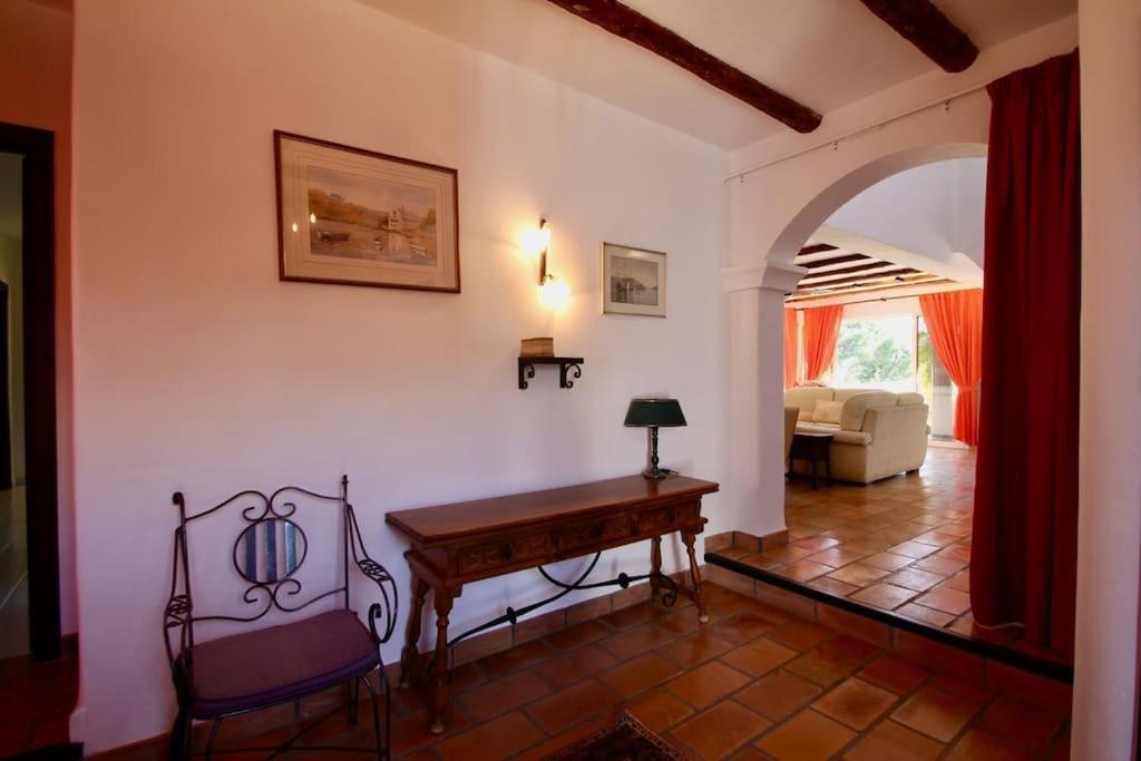 Villa photo 3
