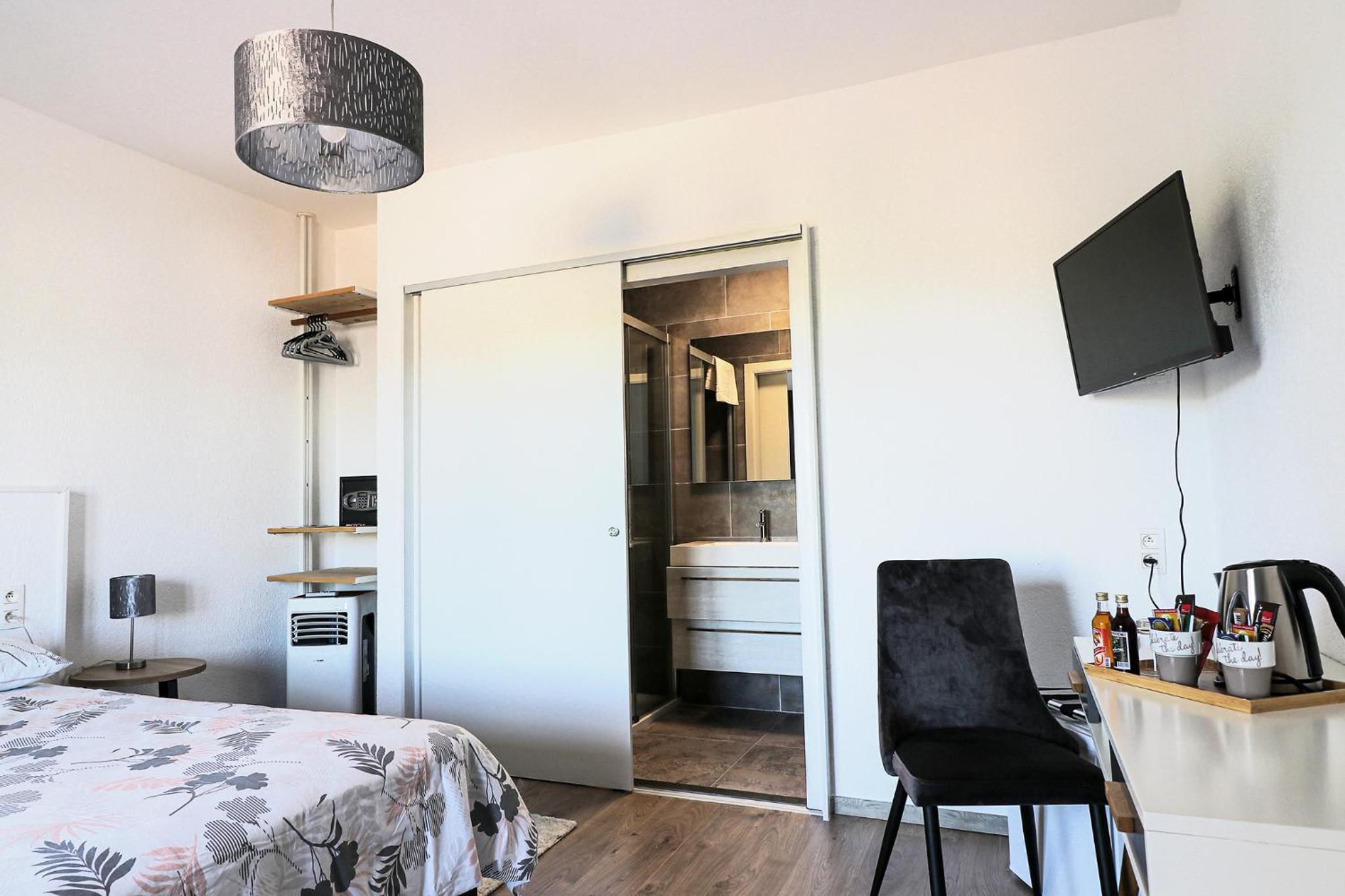 Deluxe King Room photo 1