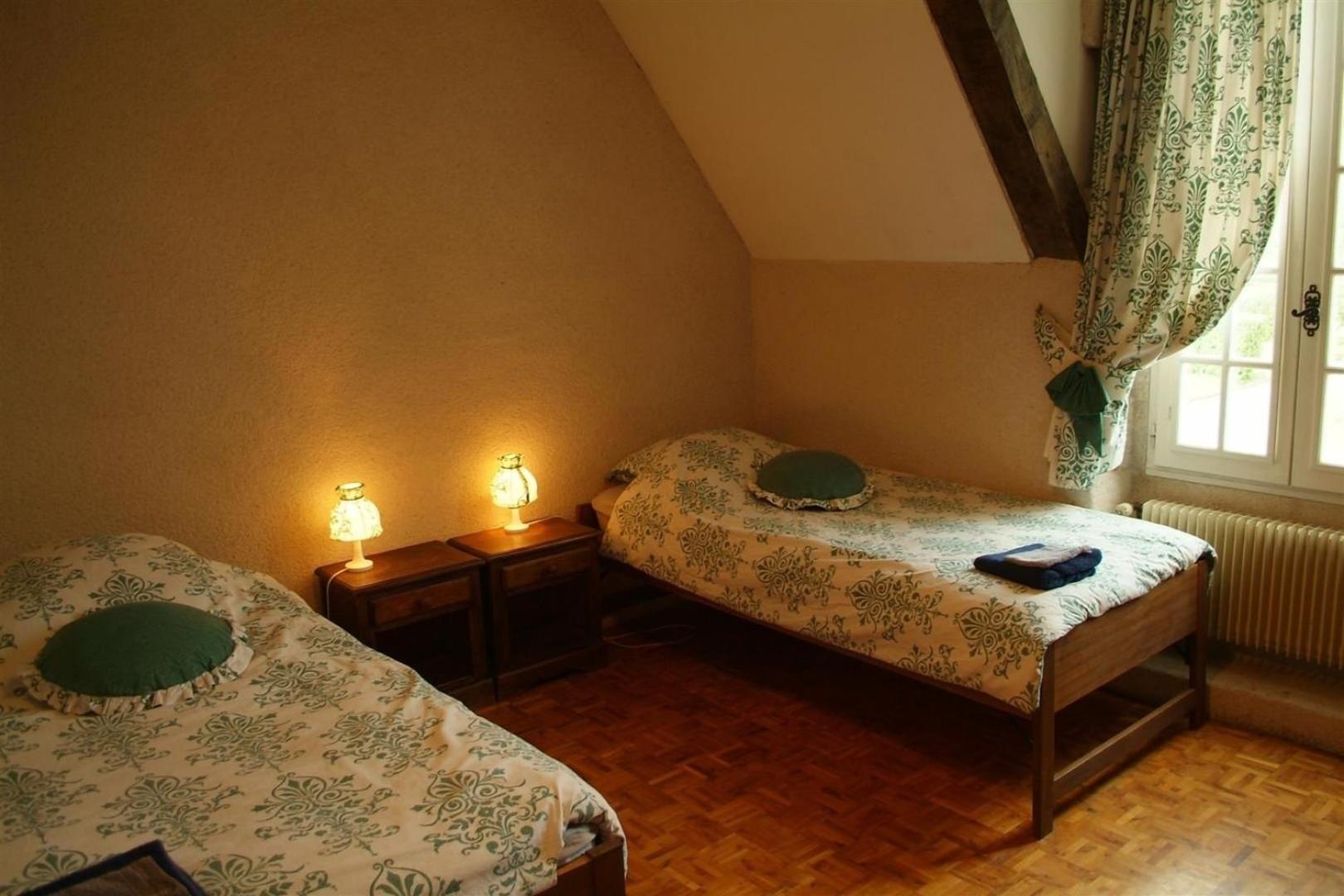Twin Room with Shared Bathroom photo 3