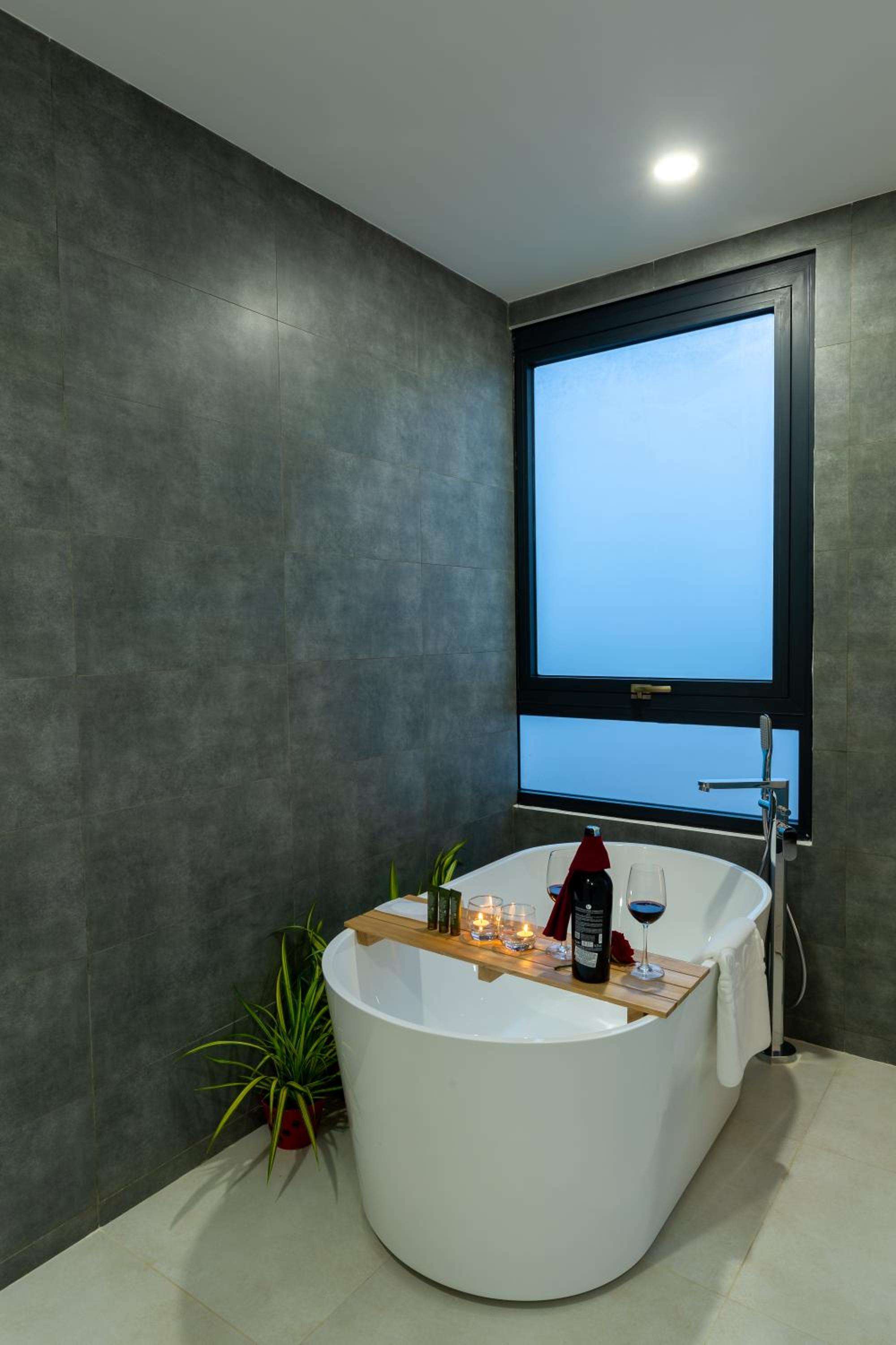 Junior Suite with Ocean View - Photo 7