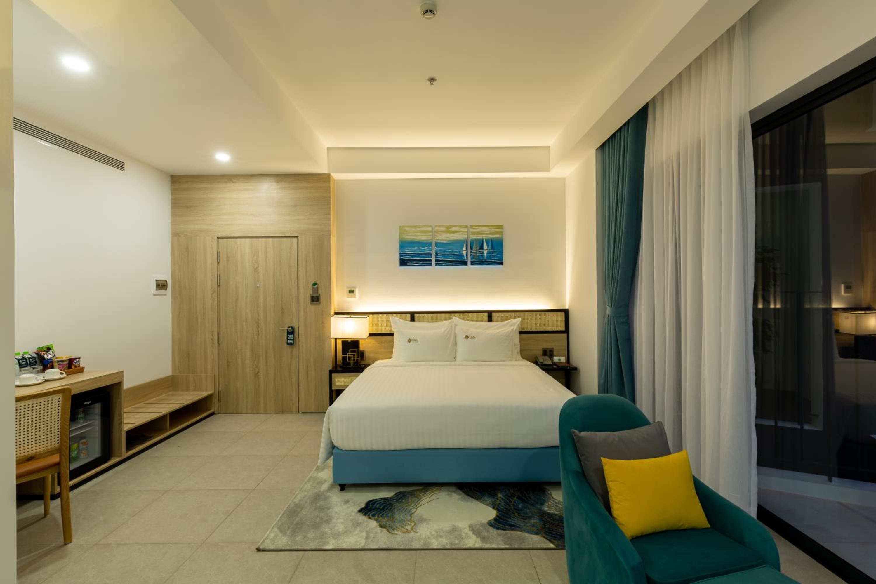 Suite with City View - Photo 5