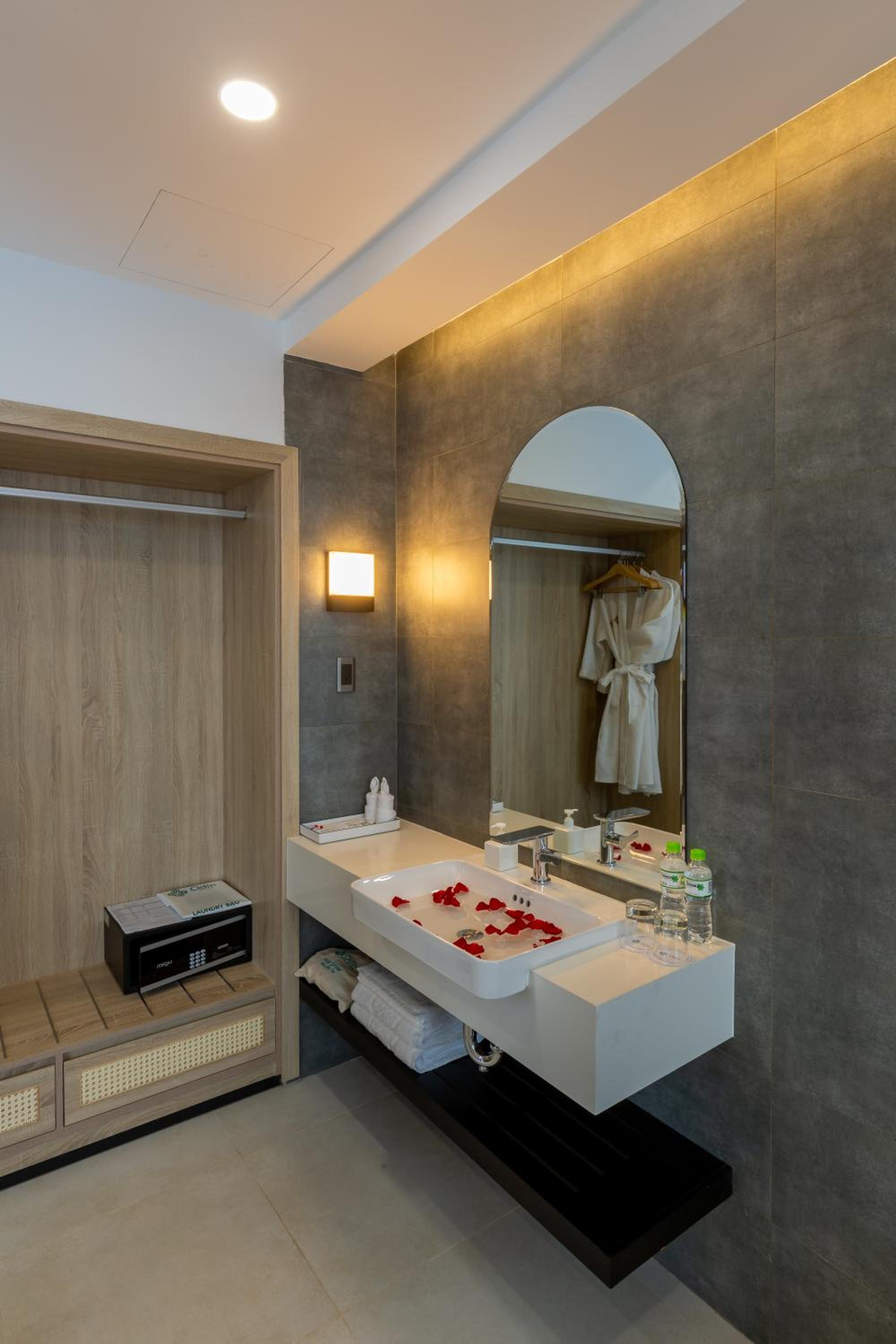 Suite with Sea View - Photo 6