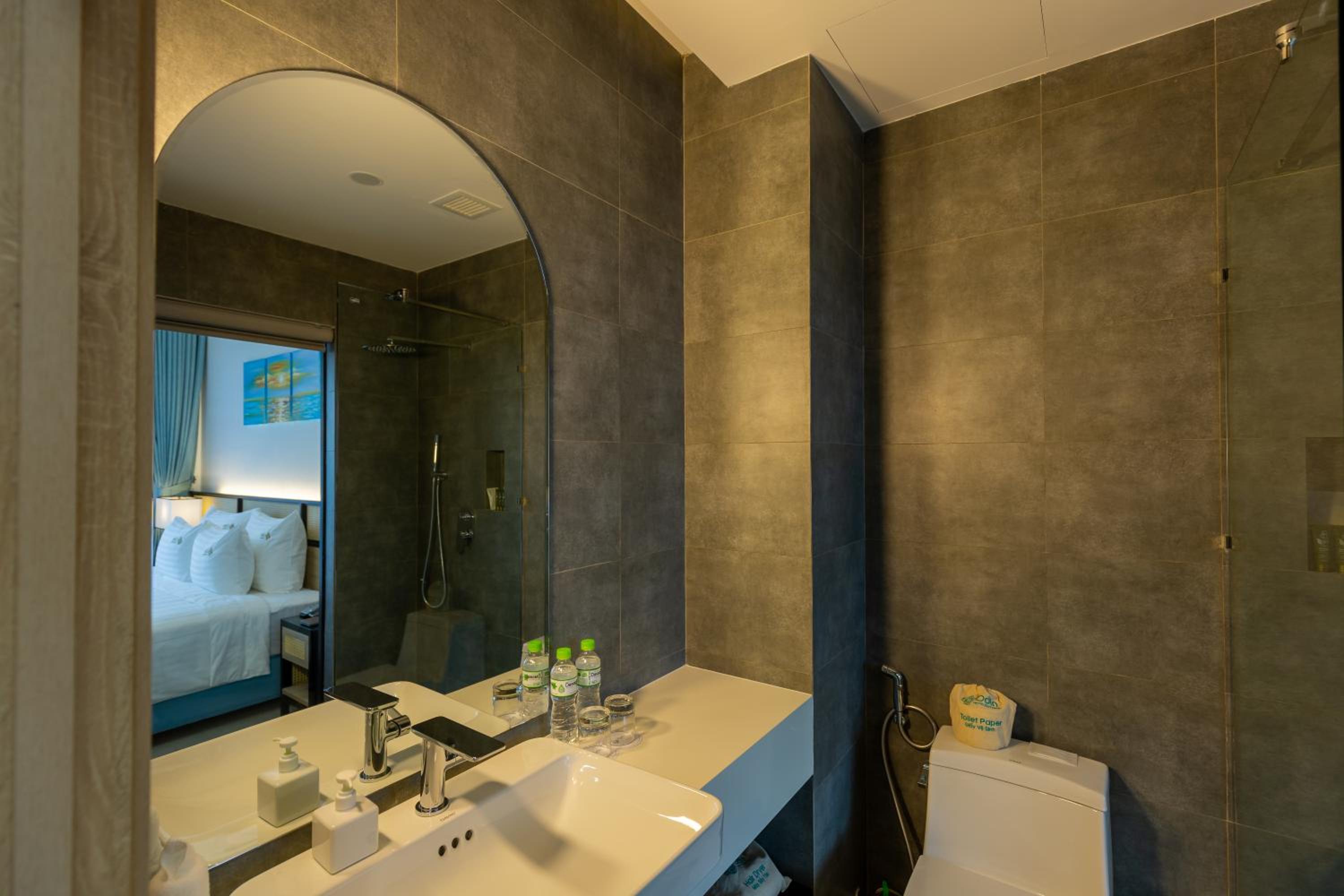 Deluxe Double Room with Sea View - Photo 4