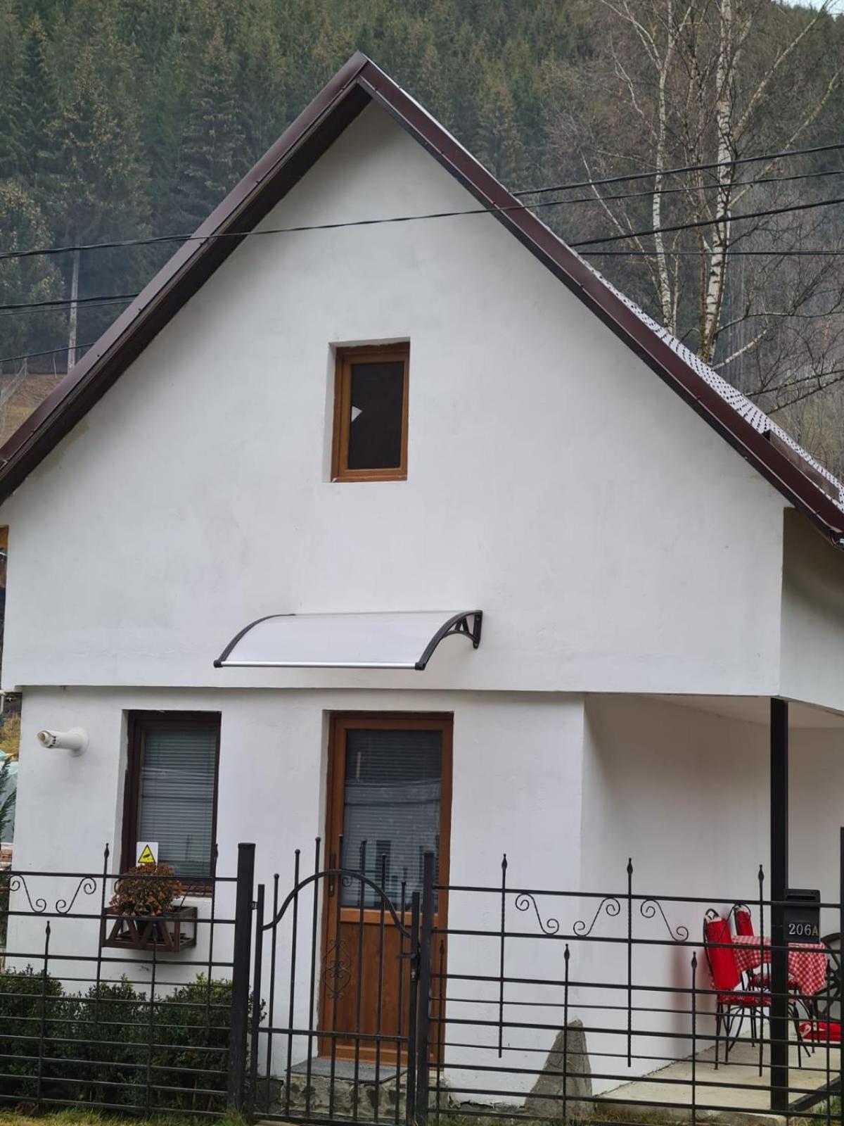 Two-Bedroom House photo 2