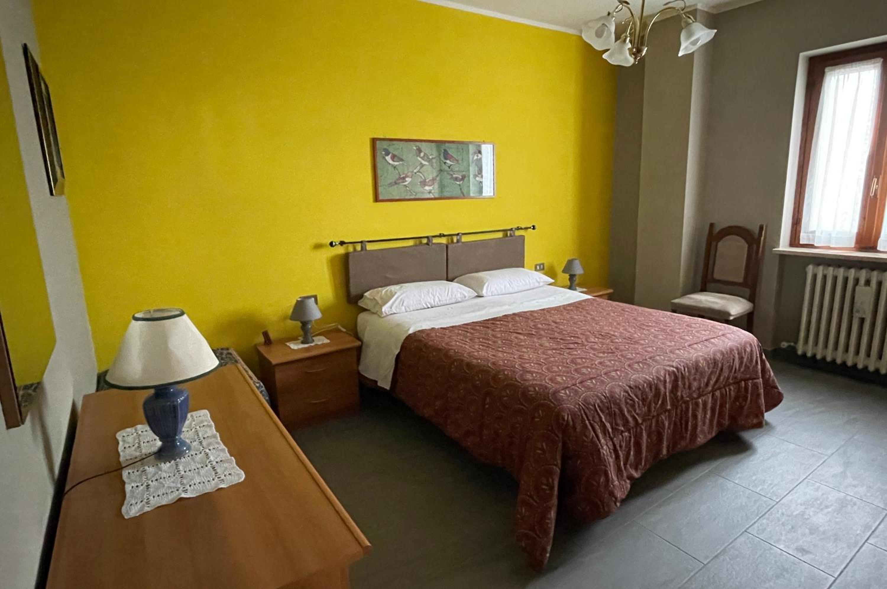One-Bedroom Apartment - Photo 3