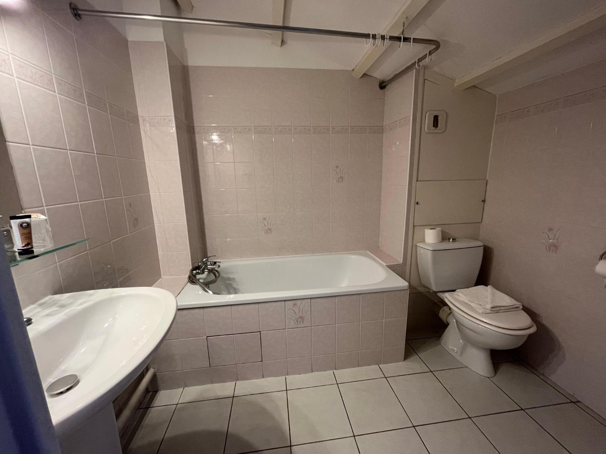 Standard Triple Room photo 3
