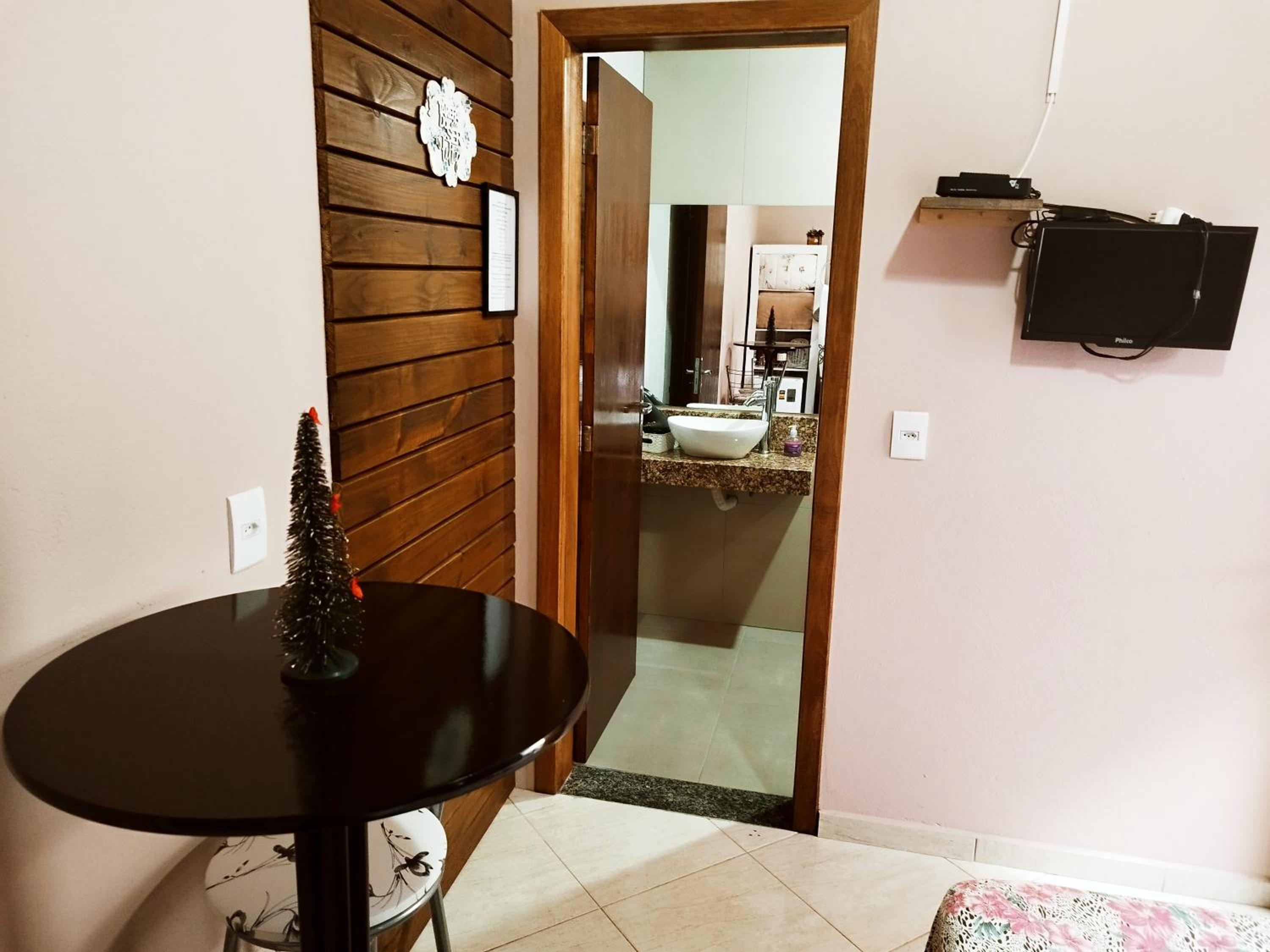 Suite - Photo 6