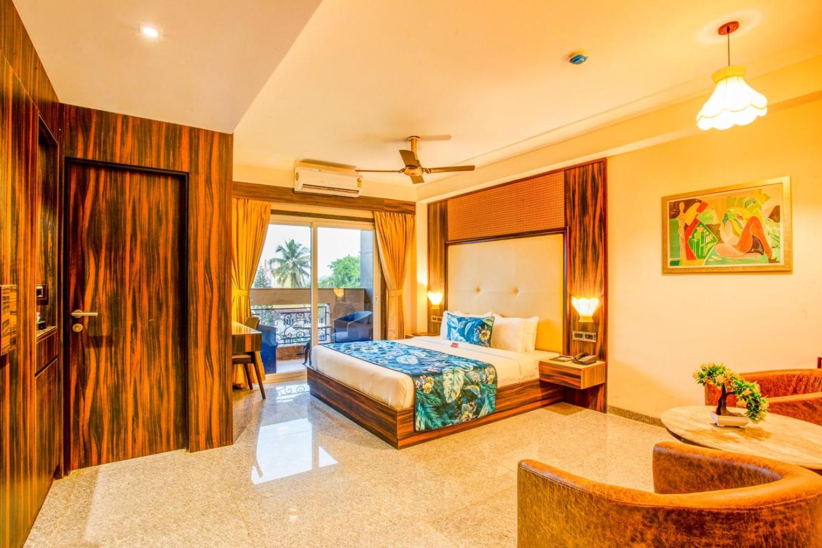 Premium Room with Private Balcony - Photo 7
