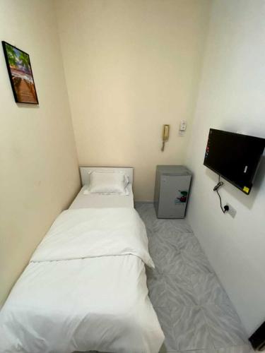 Single Room with Shared Bathroom photo 1