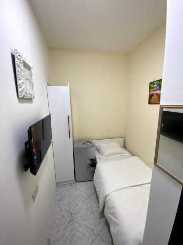 Single Room with Shared Bathroom photo 1