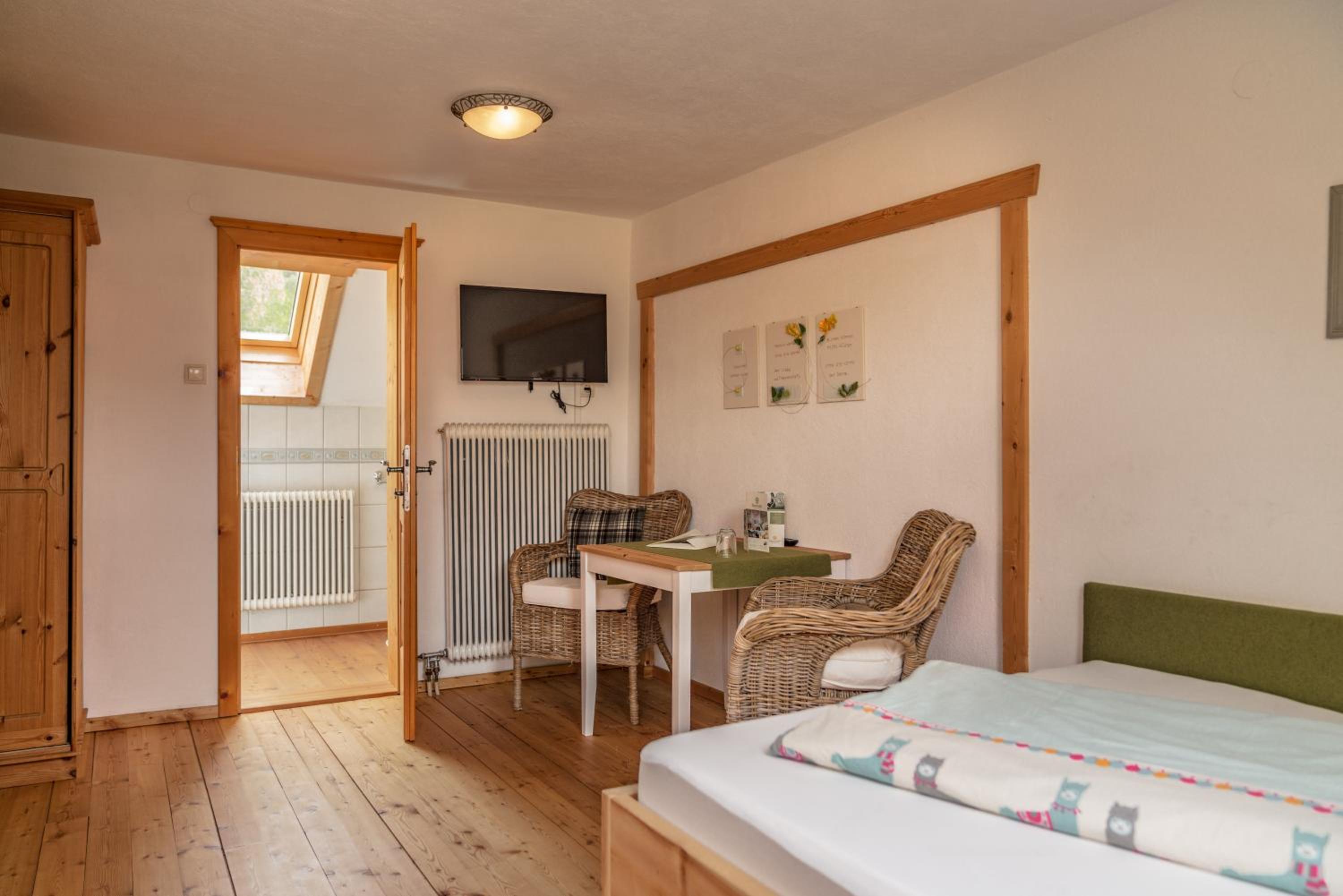 Twin Room With Mountain View photo 2