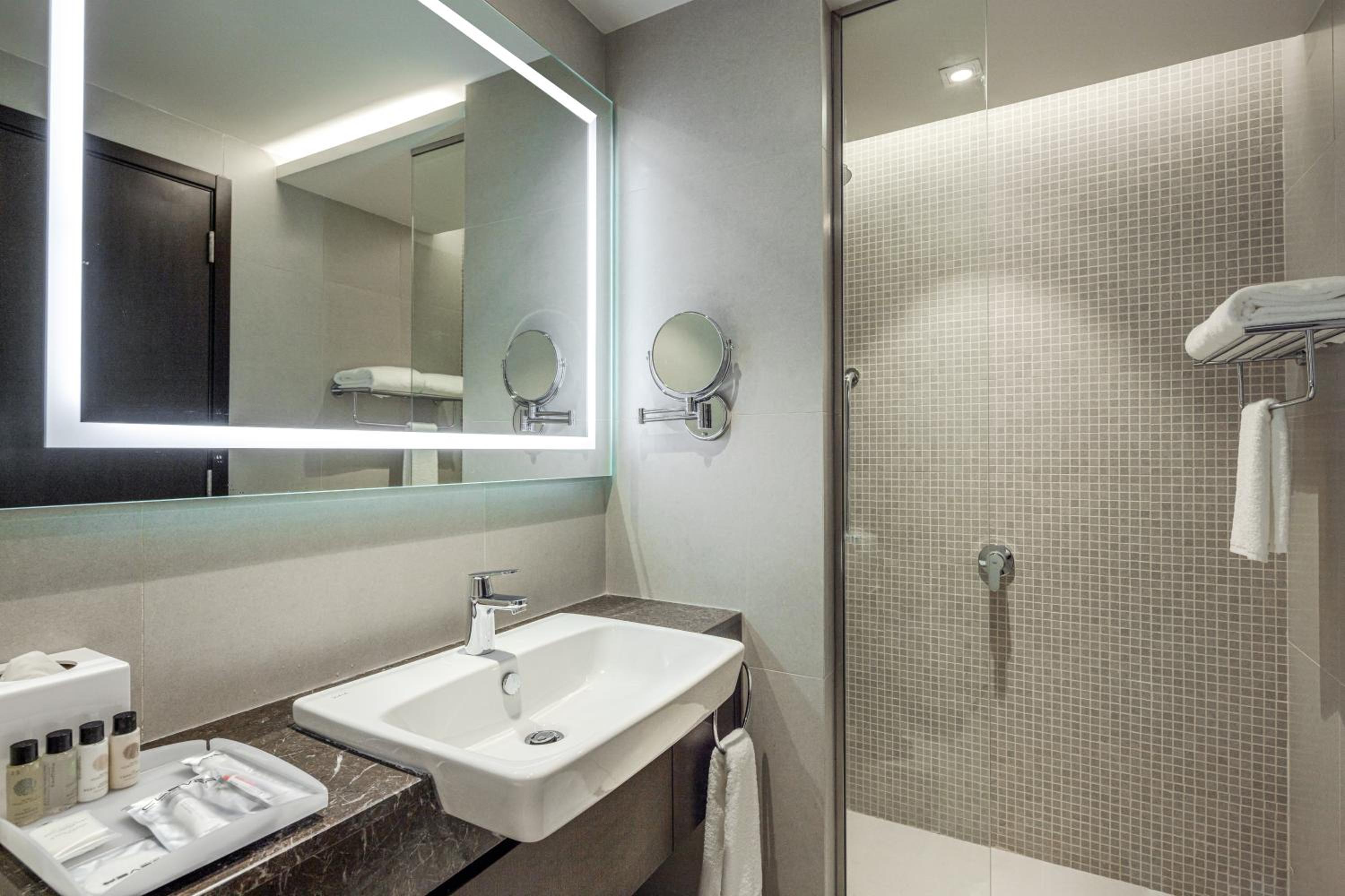 One Bedroom Executive - Photo 2