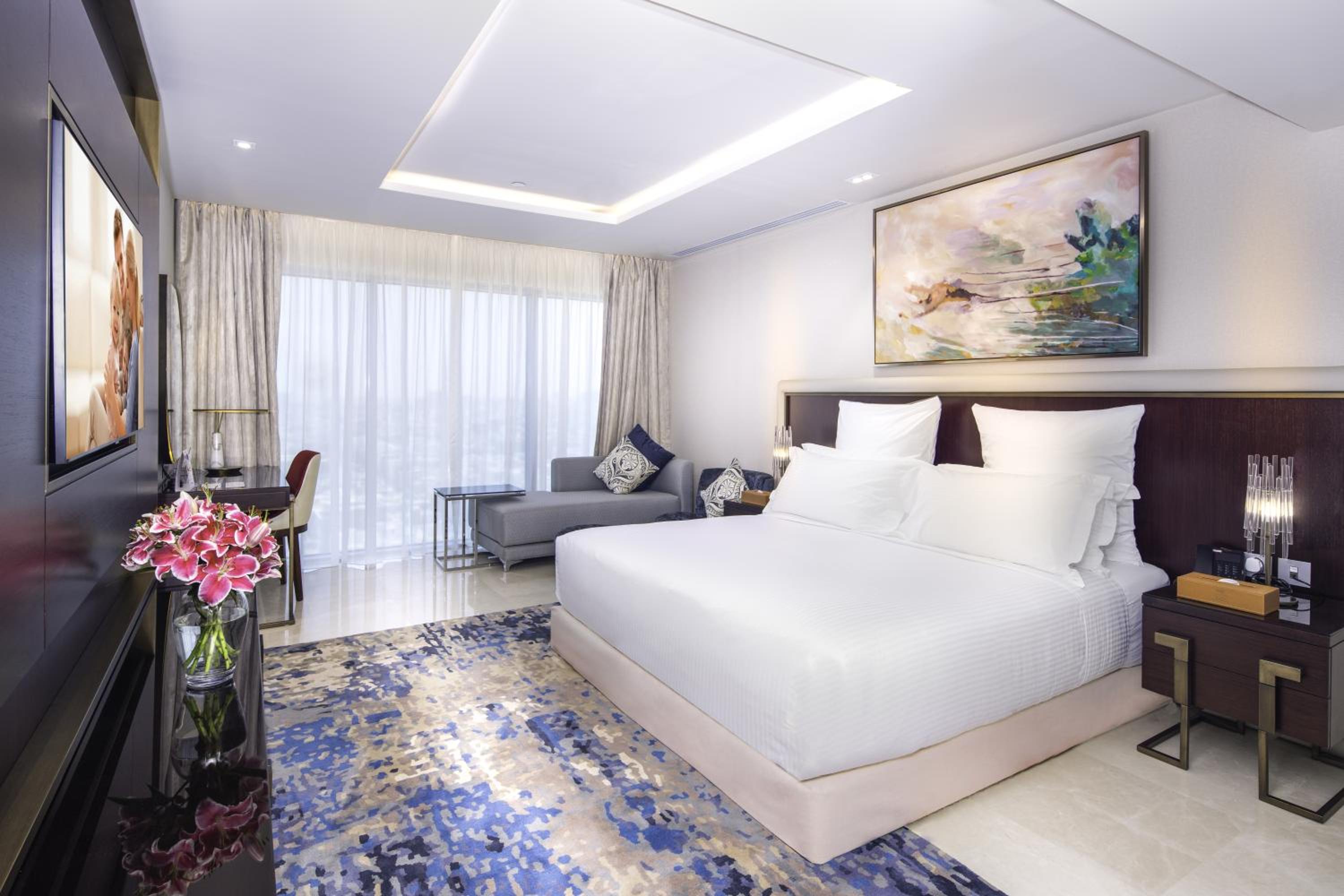 Three-Bedroom Penthouse Suite - Photo 4