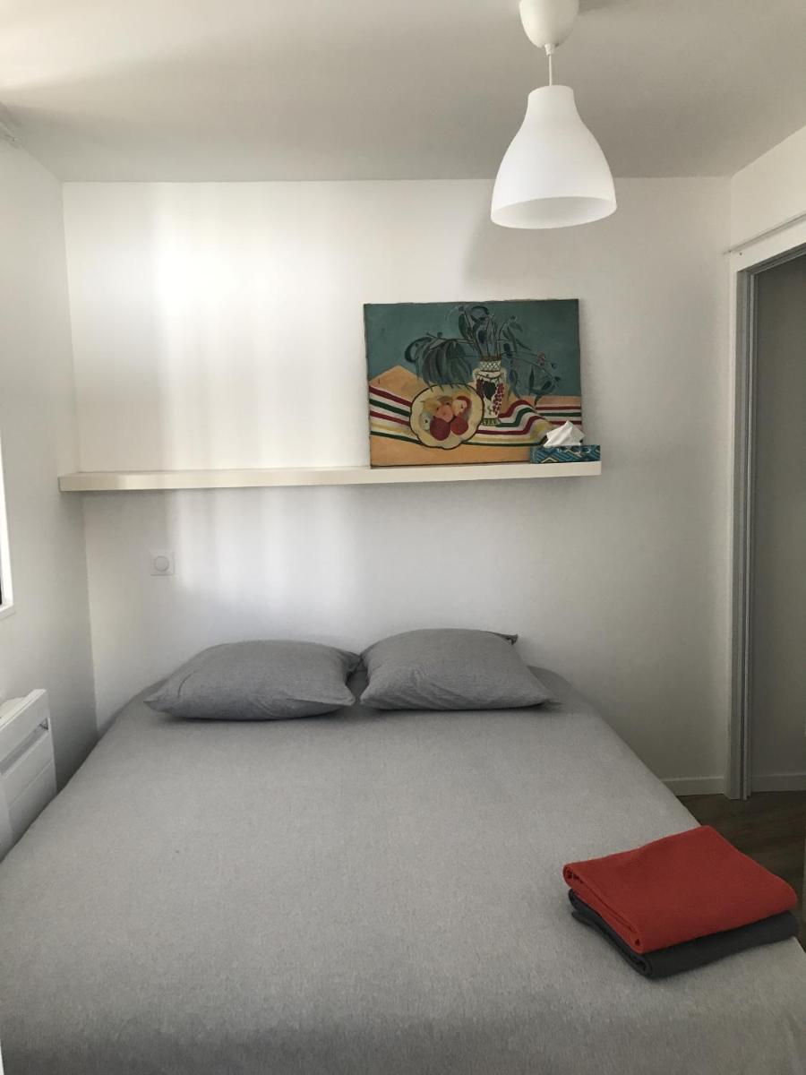 Apartment with Shower photo 2
