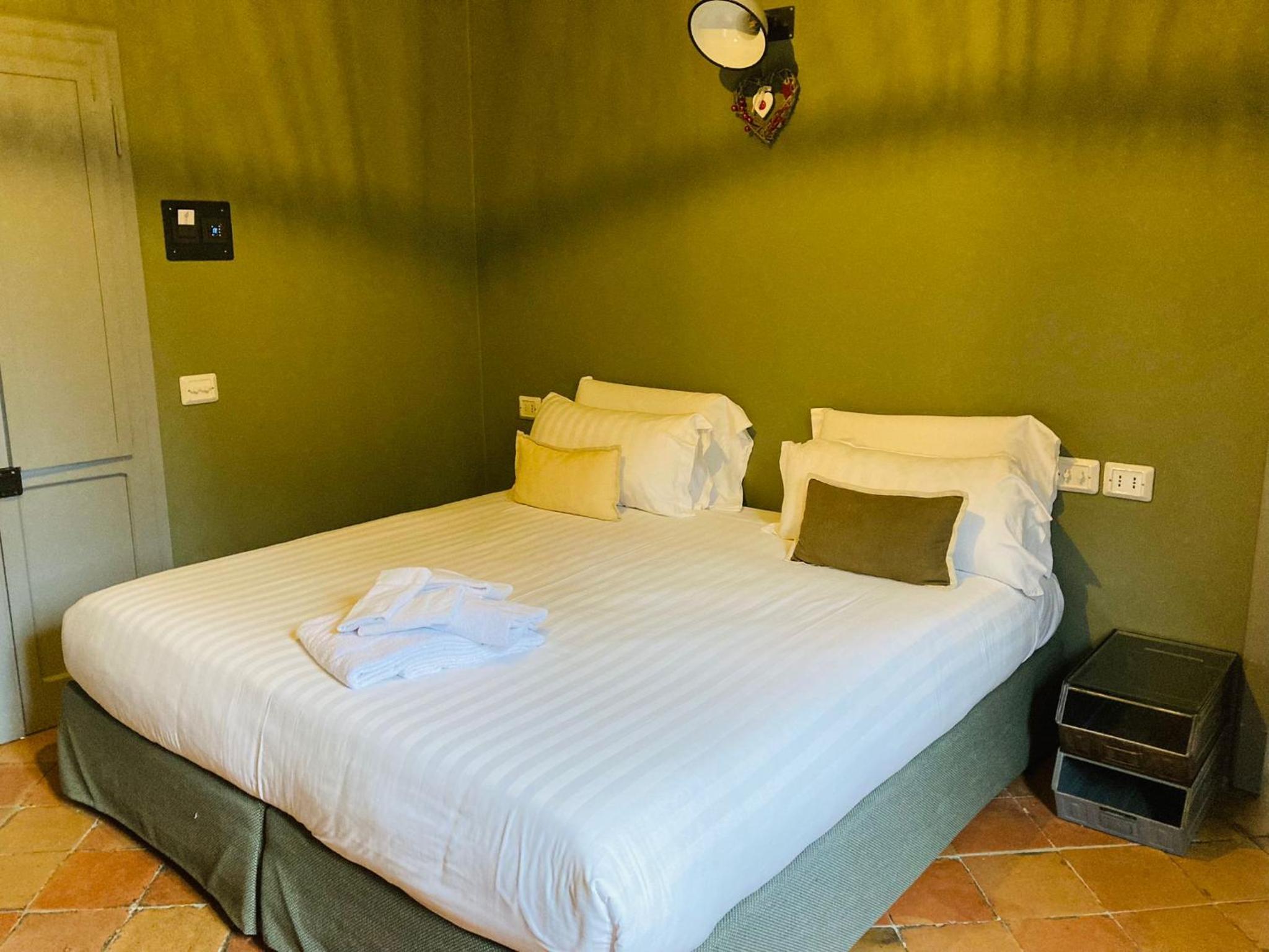 Twin Room with Private External Bathroom photo 2