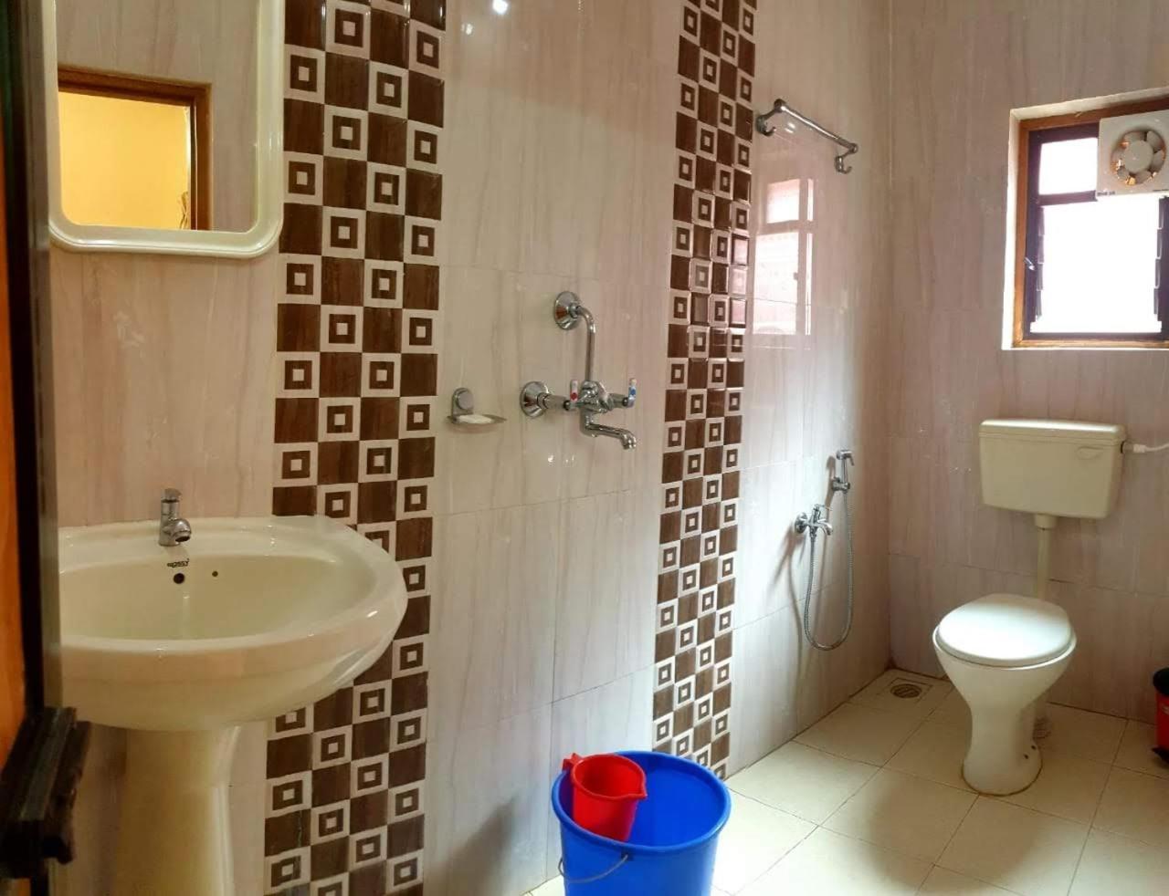 Deluxe Double Room with Balcony - Photo 3