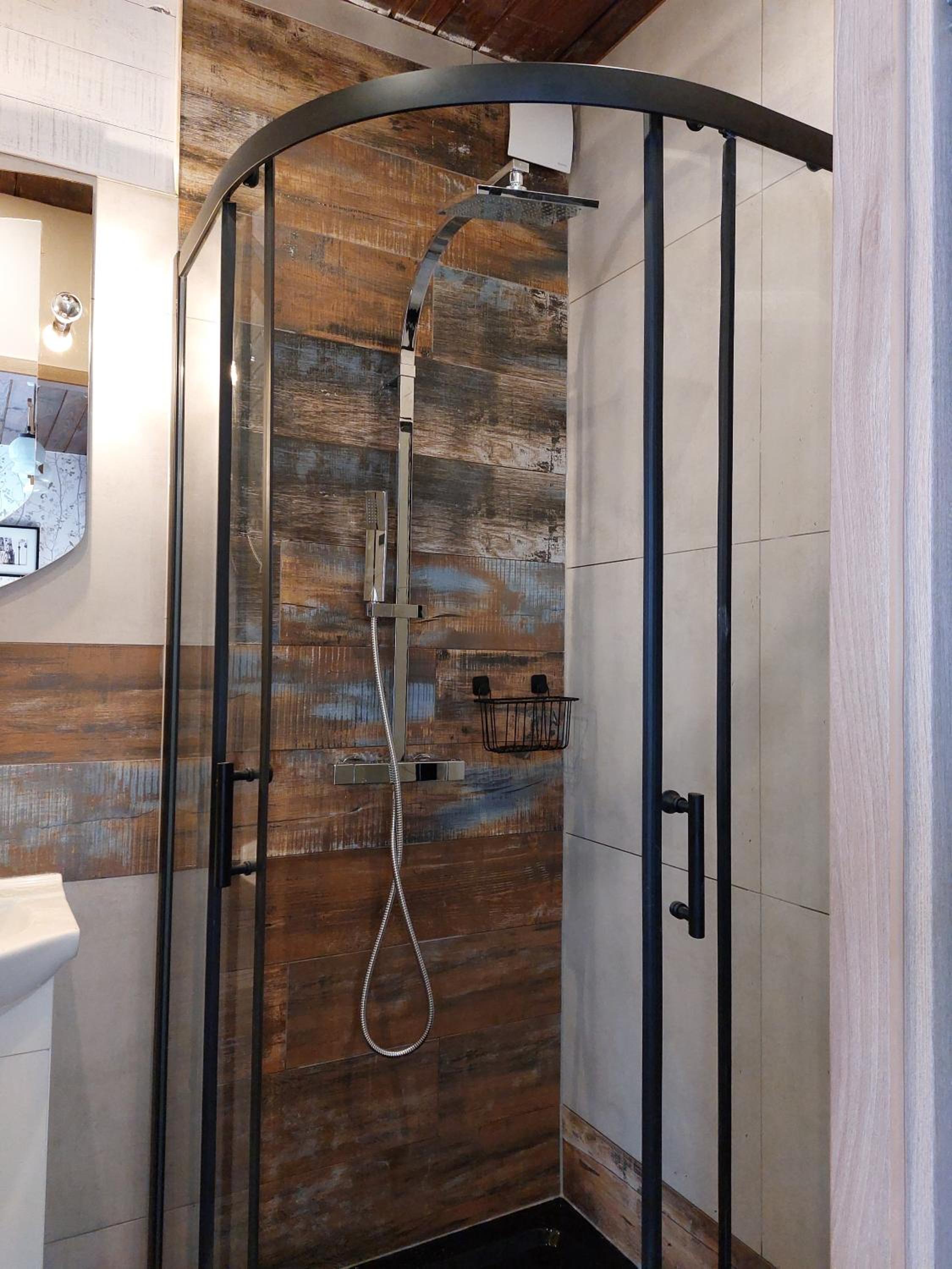 Double Room with Private Bathroom - Photo 9