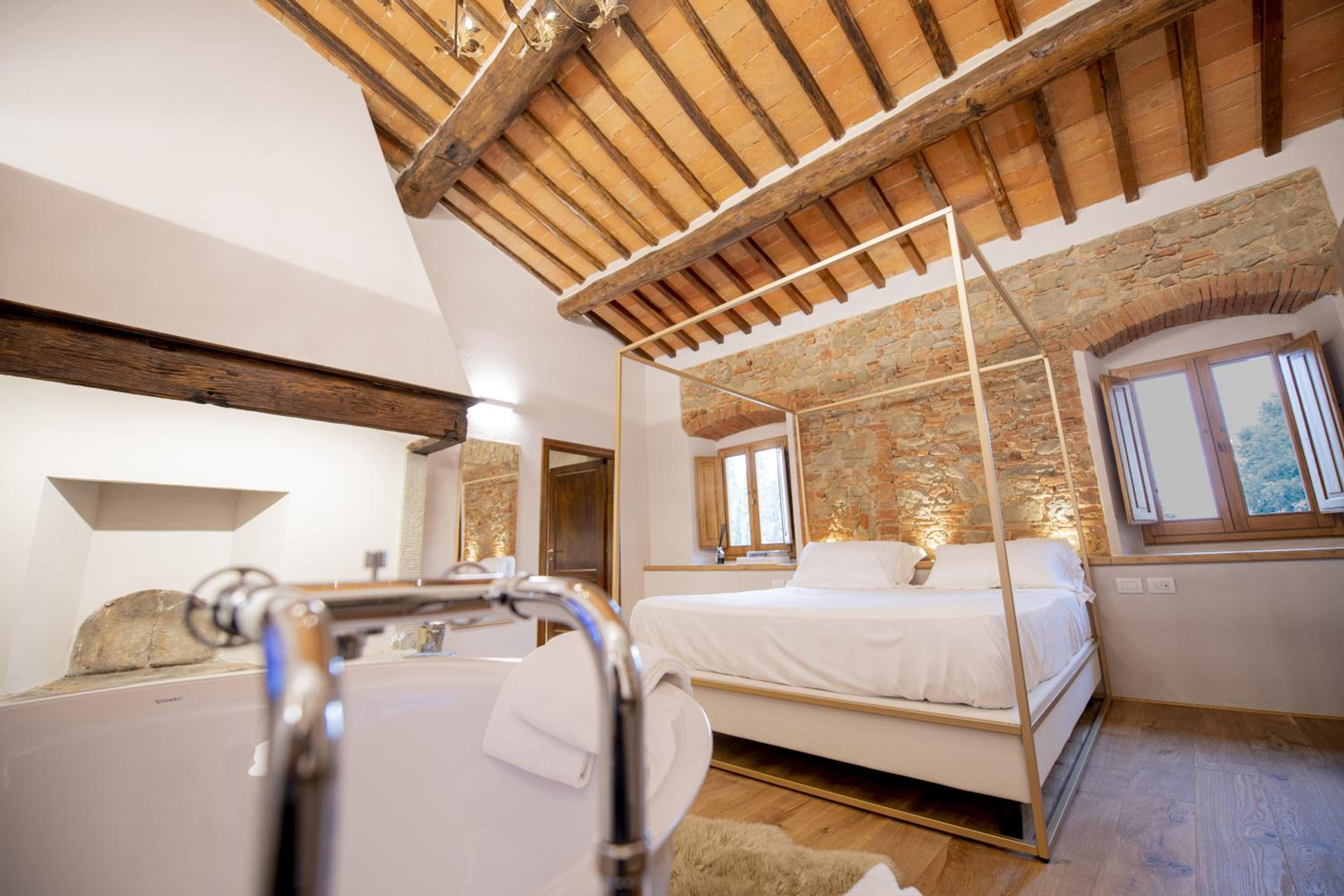 Deluxe Double Room with Bath photo 3