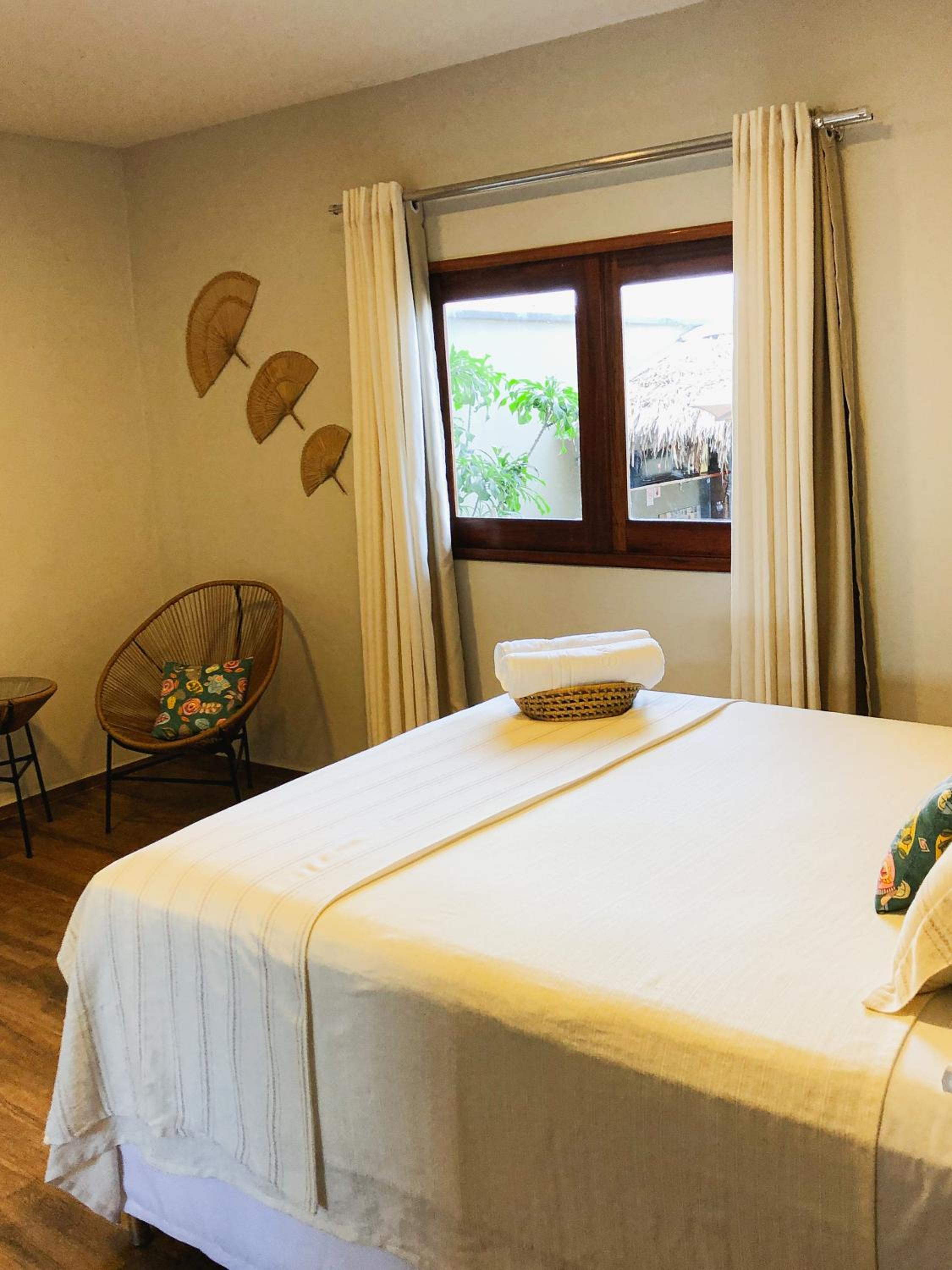 Deluxe Double Room with Side Sea View