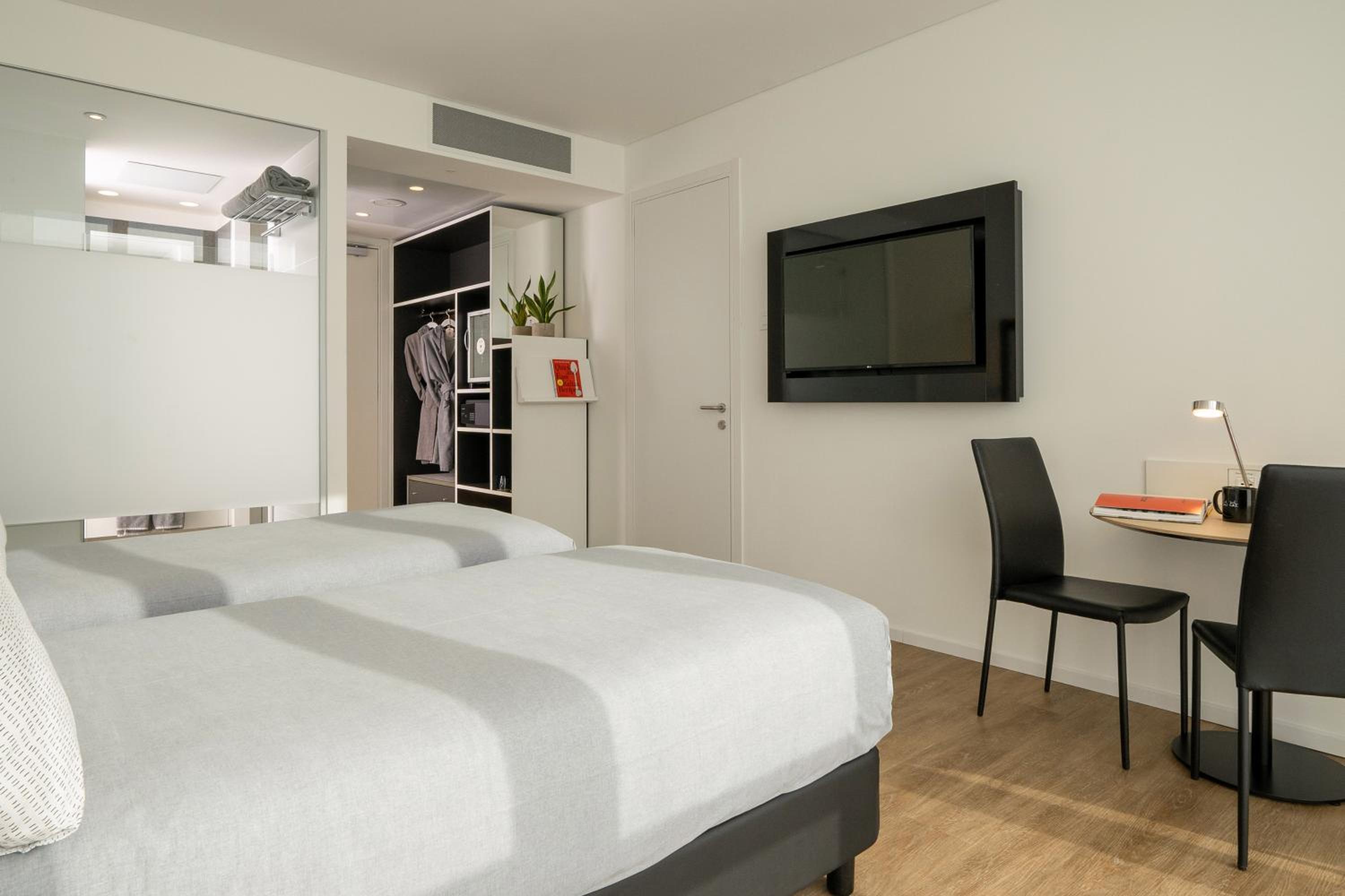 The INNSIDE Room