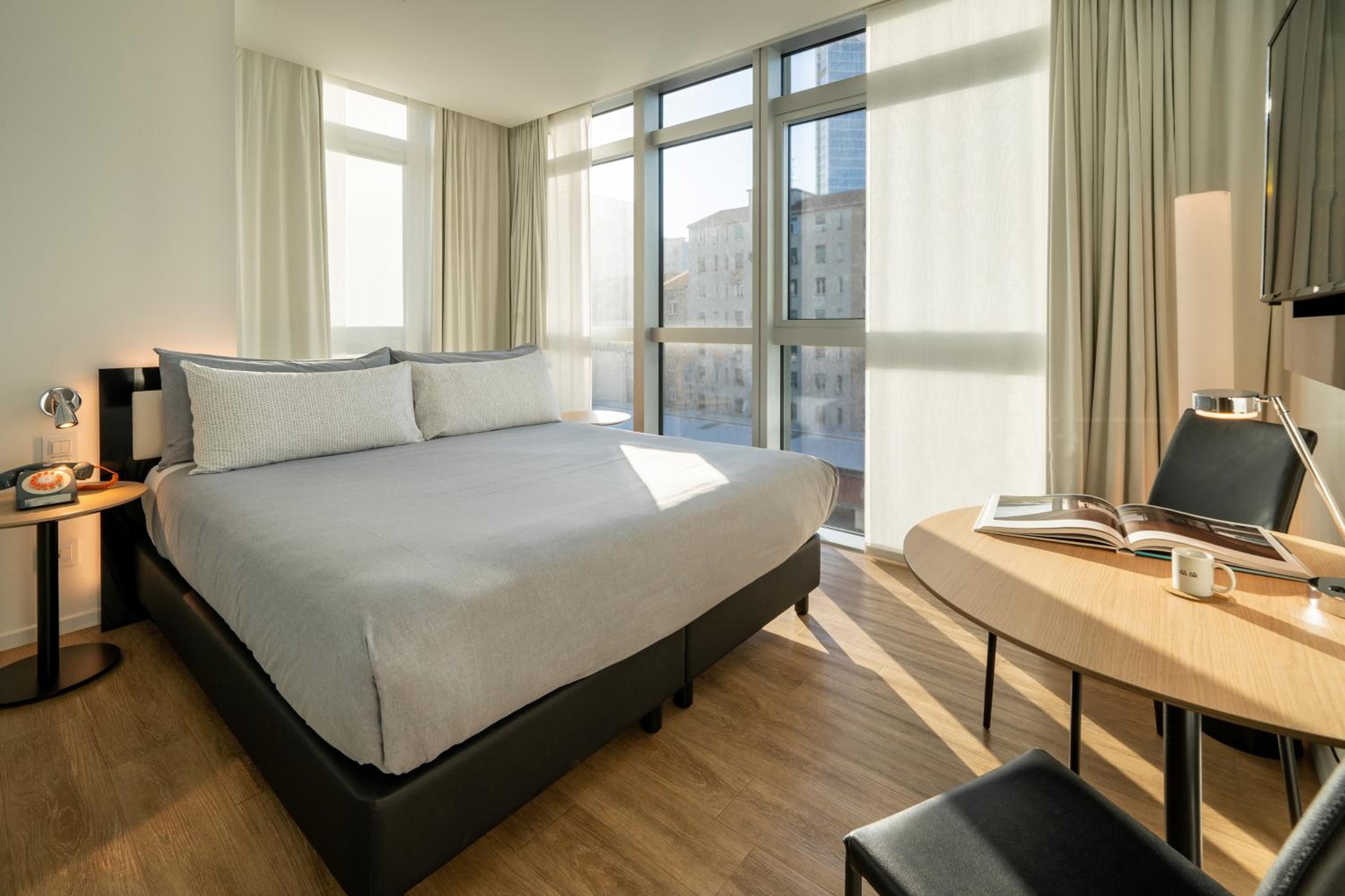 The Innside Room with City View