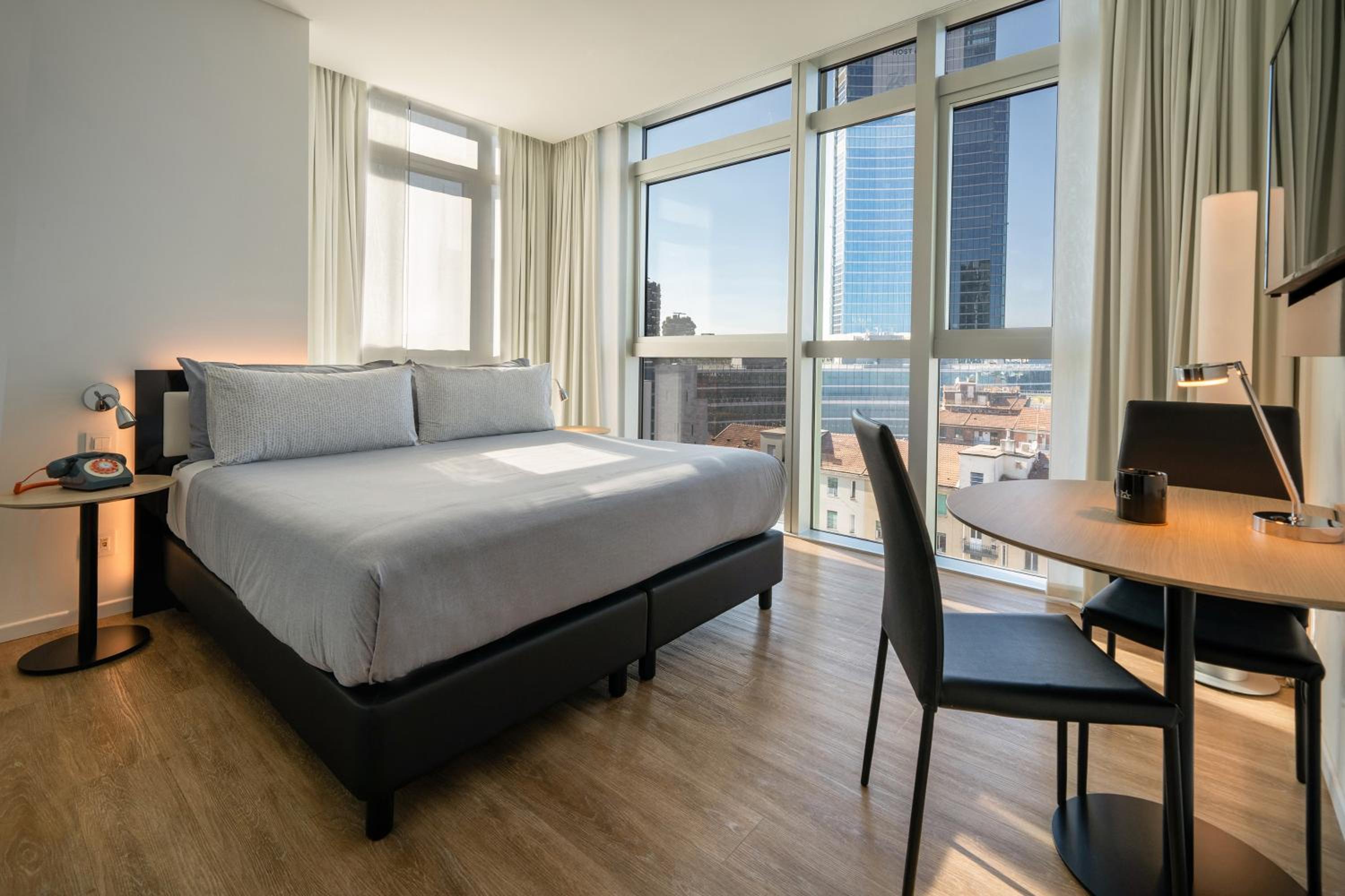 The Innside Room with City View