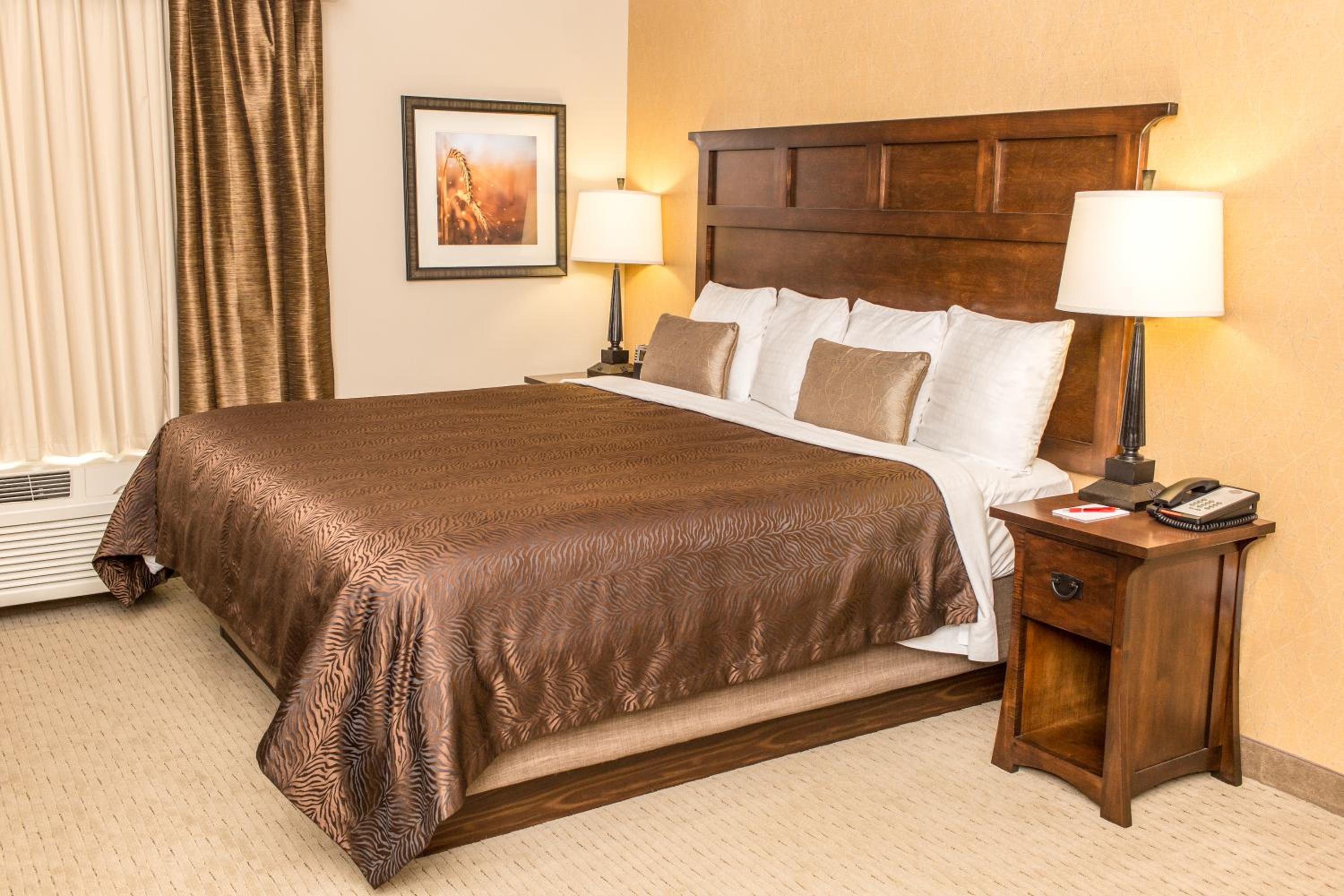 Standard King Room photo 1