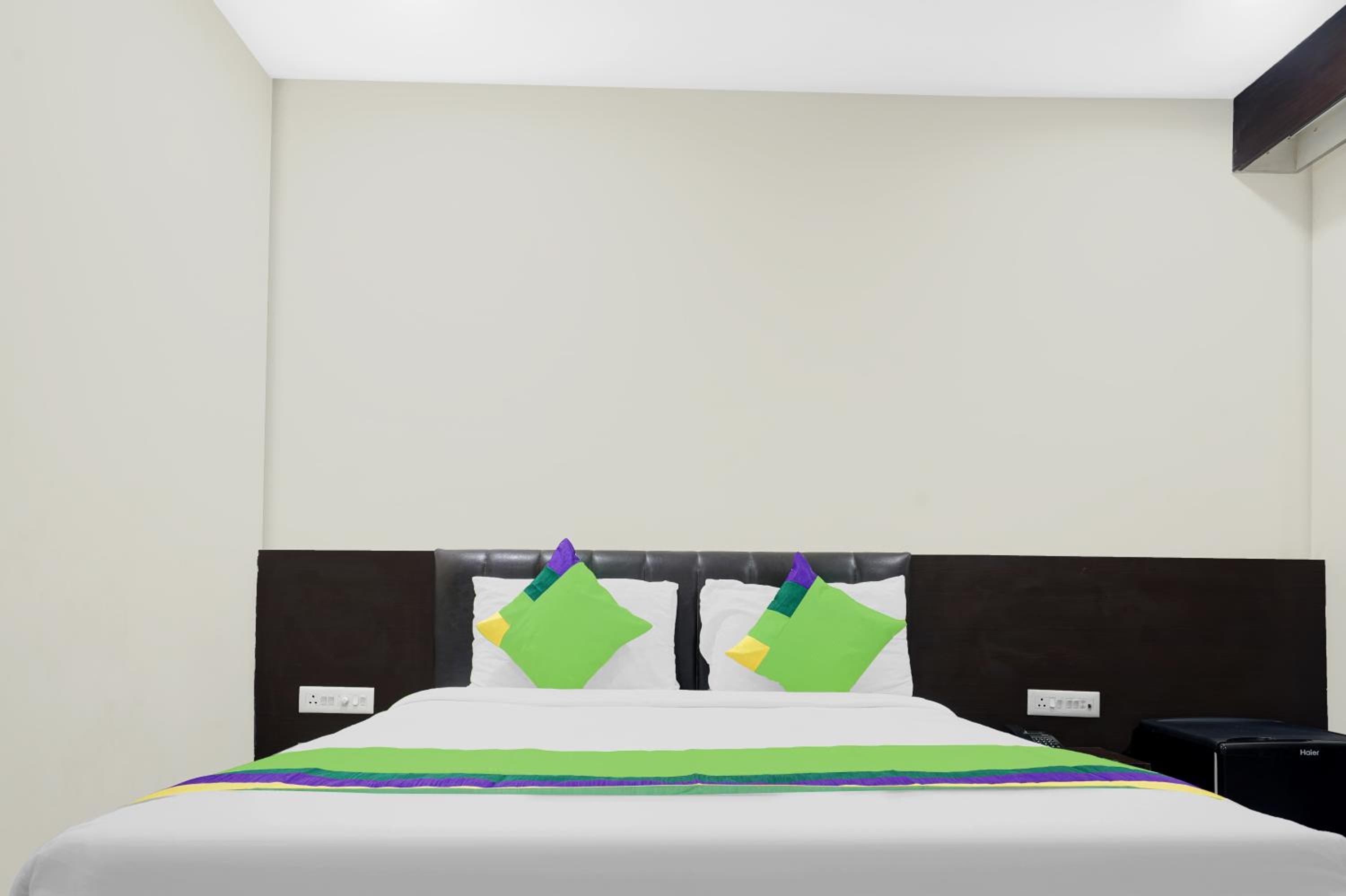 Deluxe Double Room photo 2