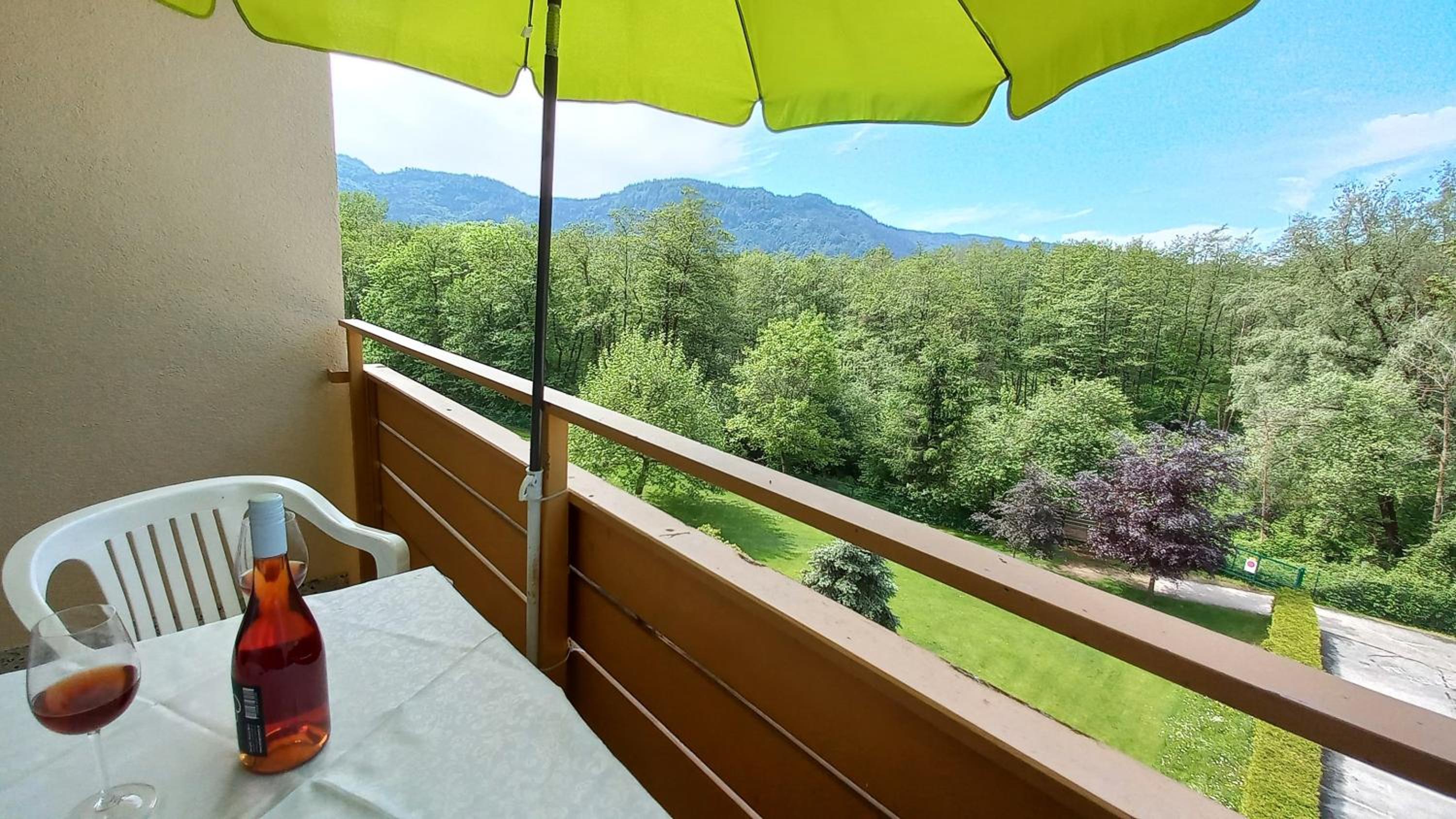 Two-Bedroom Apartment with Balcony photo 3