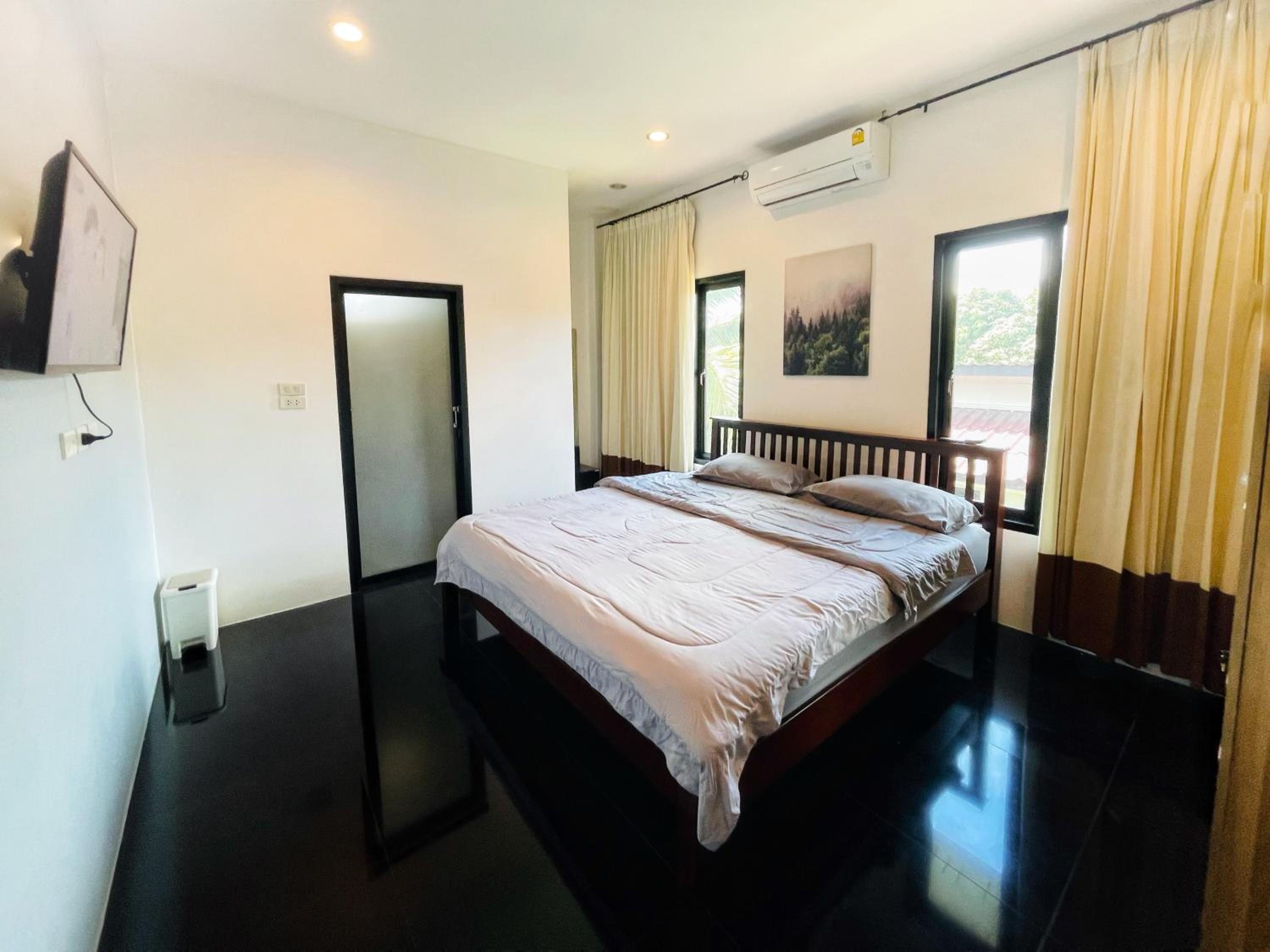 Villa with Private Pool photo 3