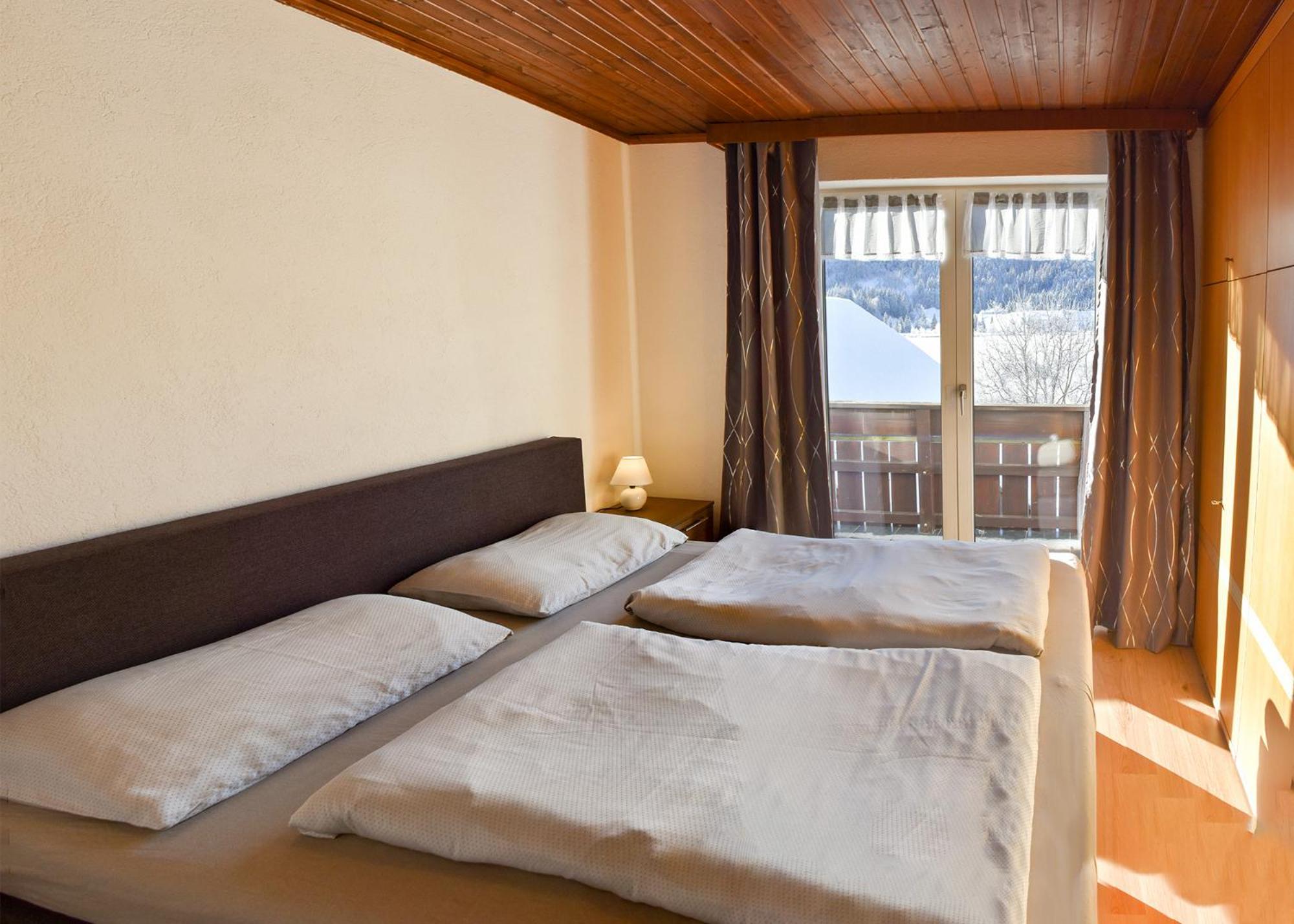 Apartment with Lake View
