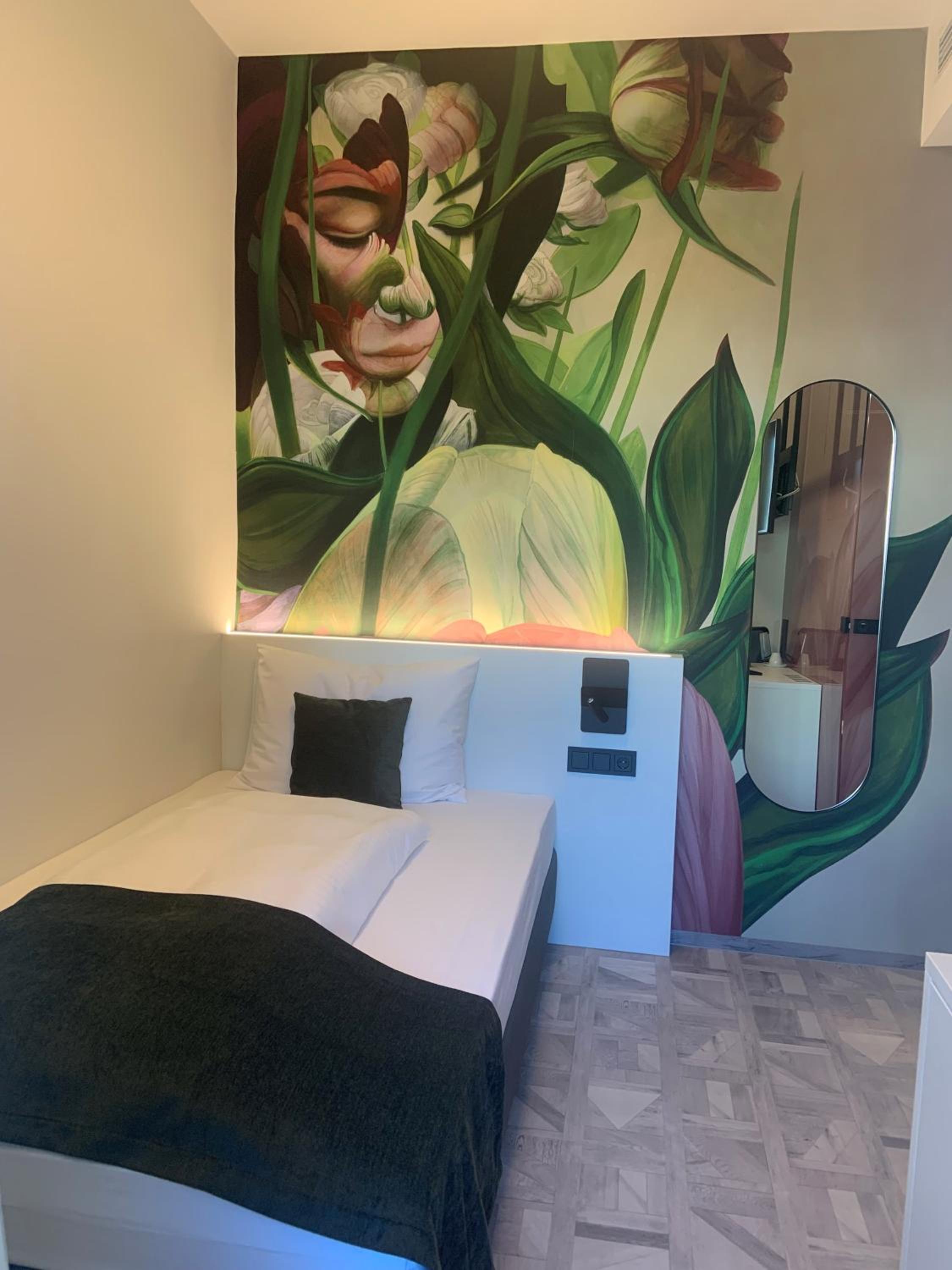 Single Room photo 2