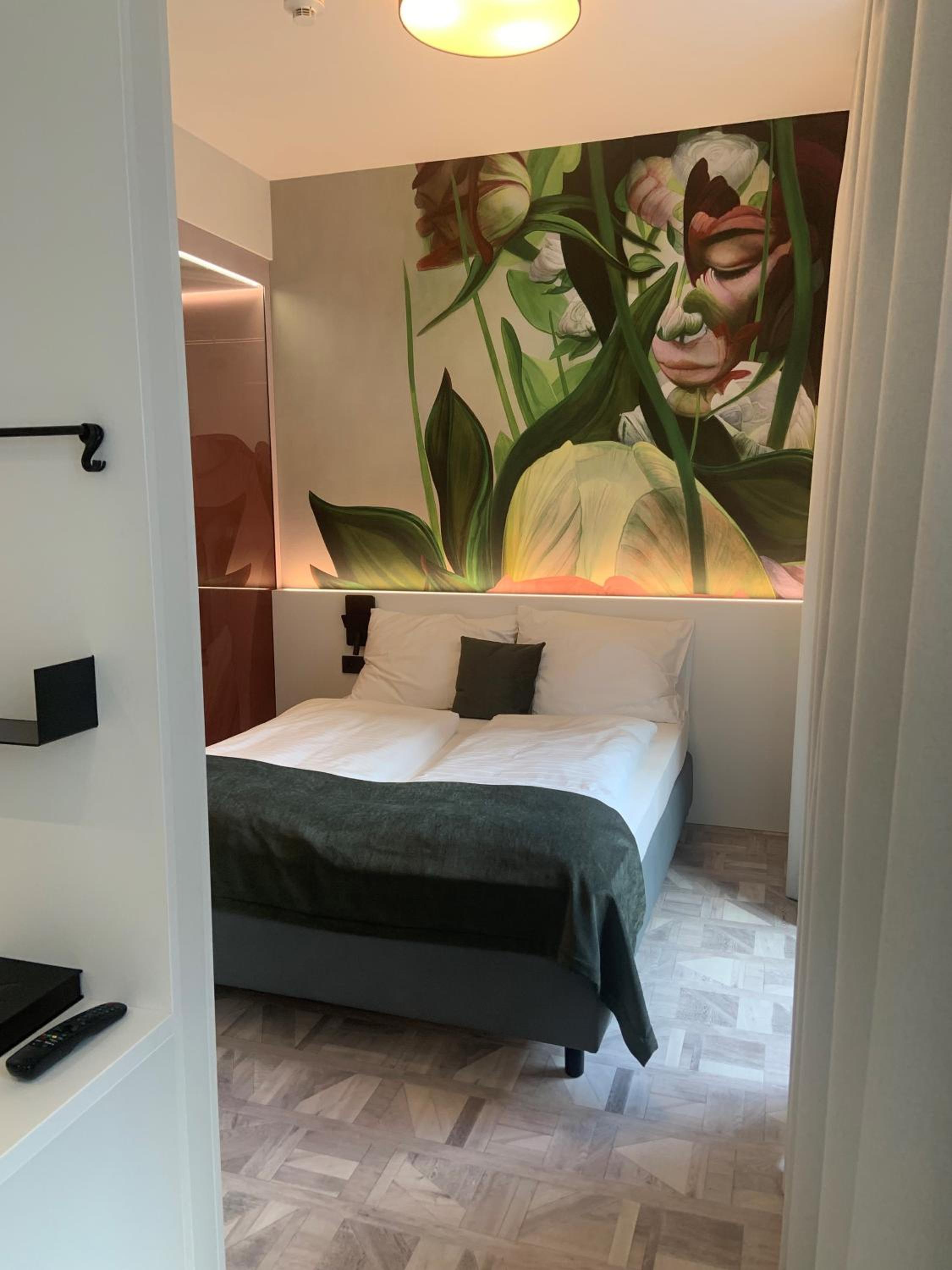 Double Room 5.2 ft Bed - Photo 8