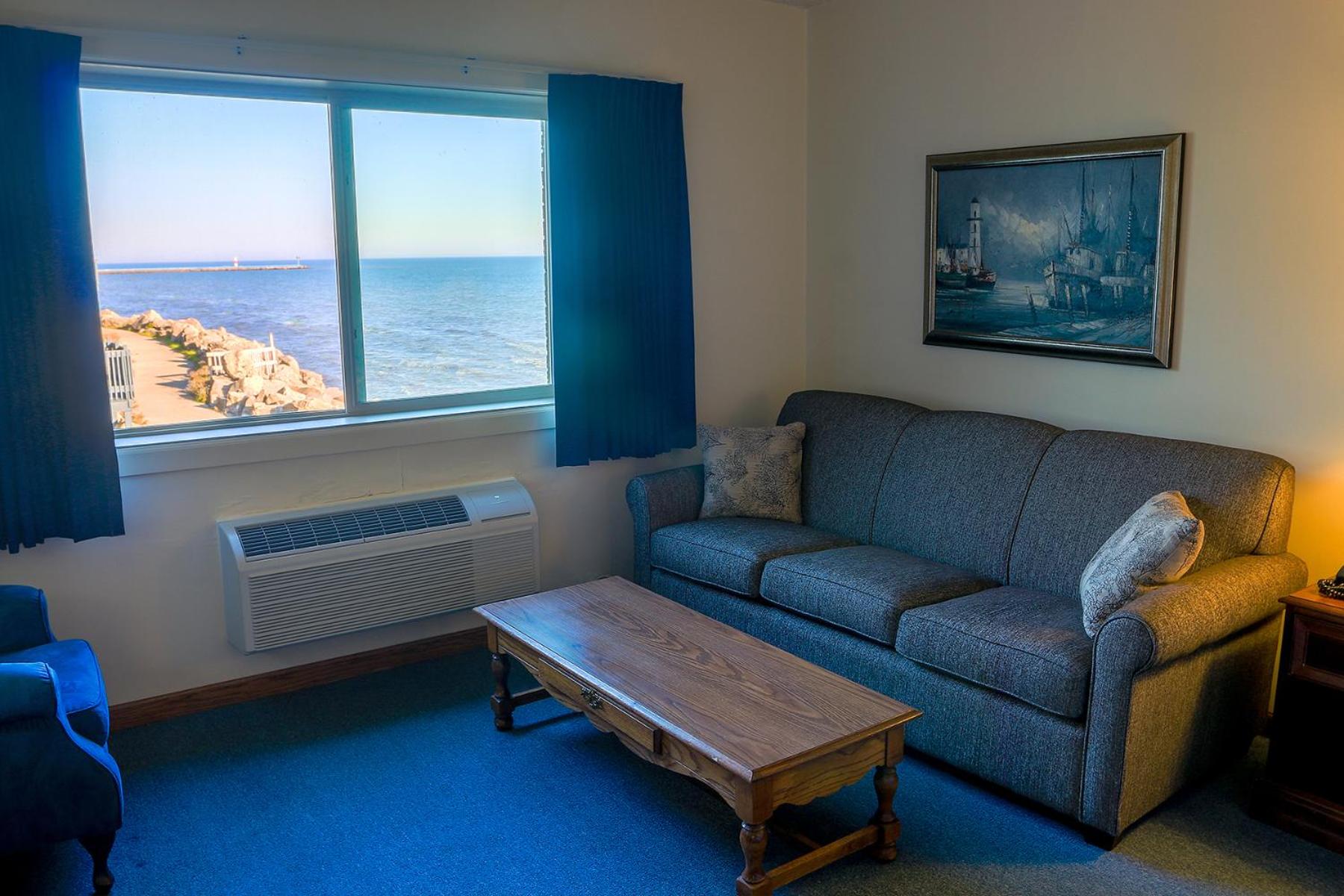 Executive Queen Room with Lake View photo 3