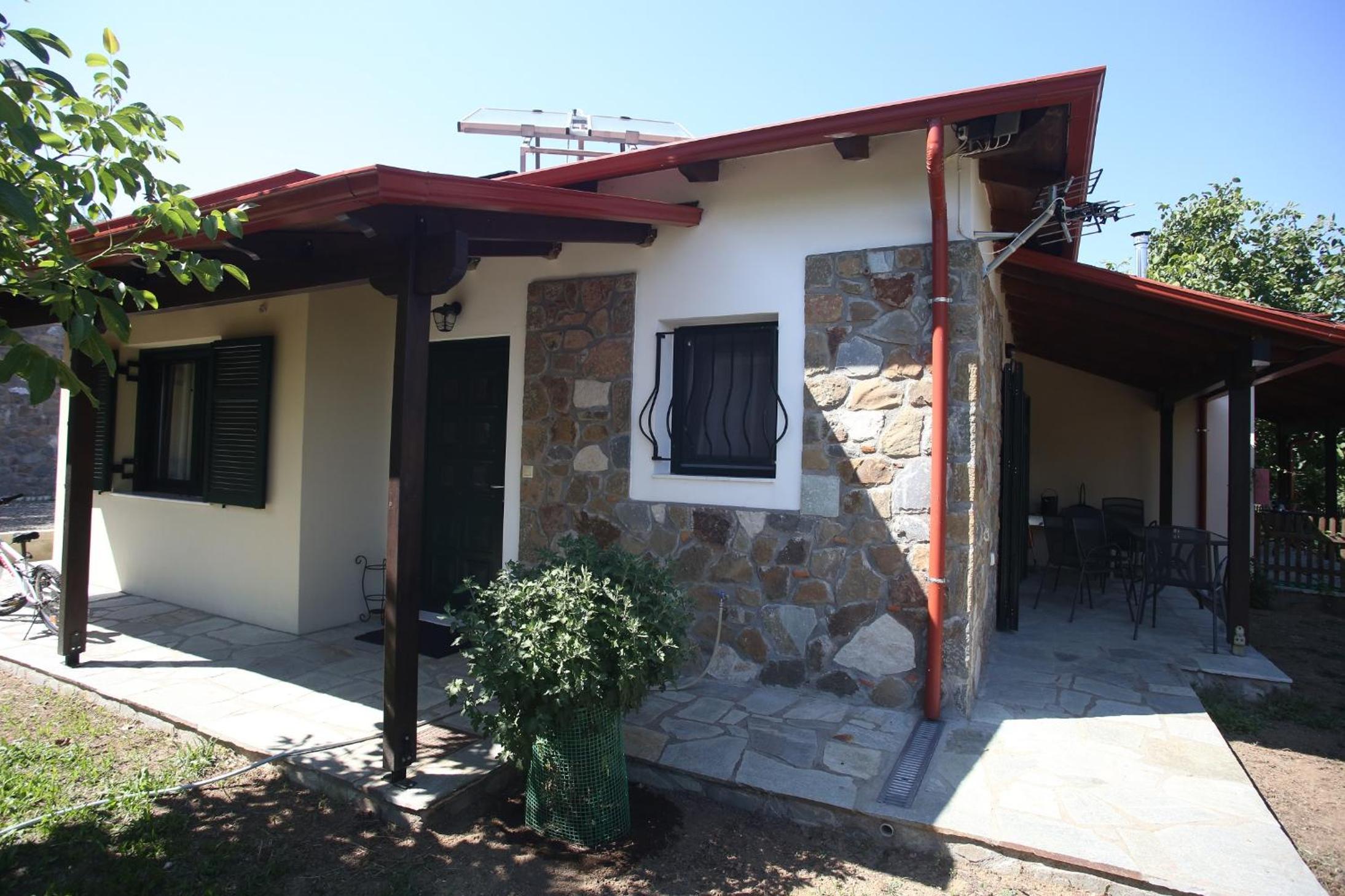 Two-Bedroom House - Photo 32