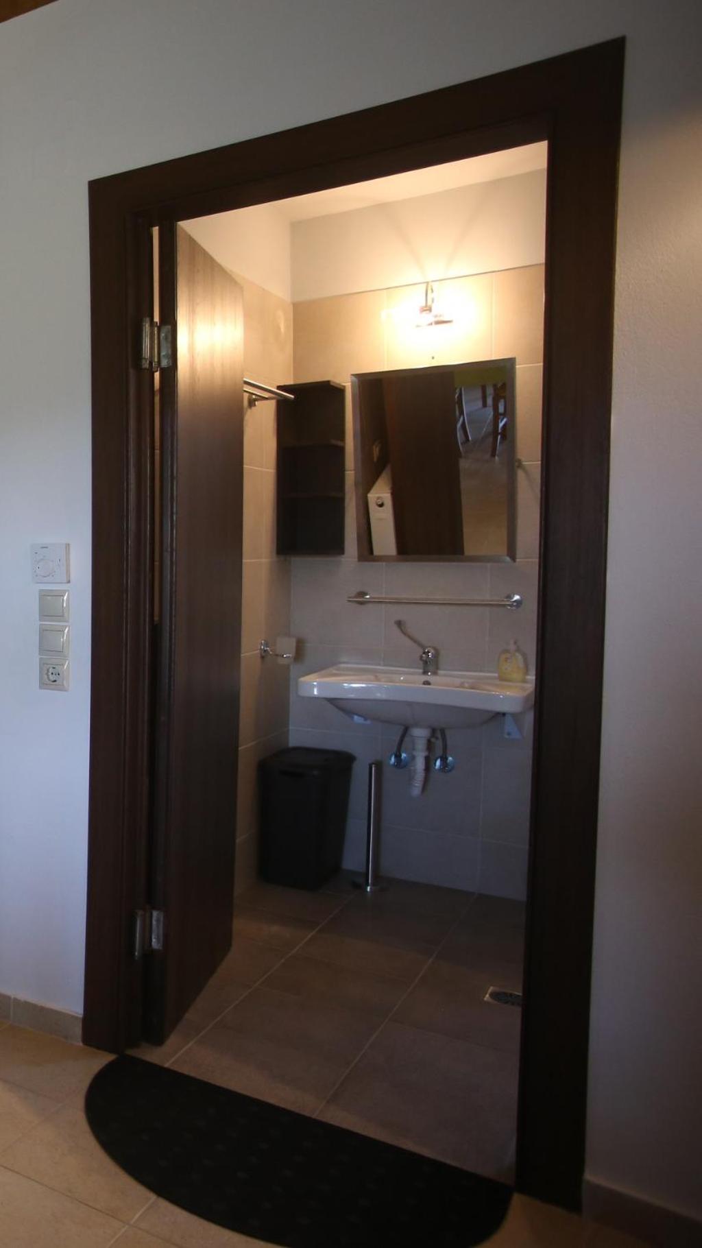 Two-Bedroom House - Photo 5