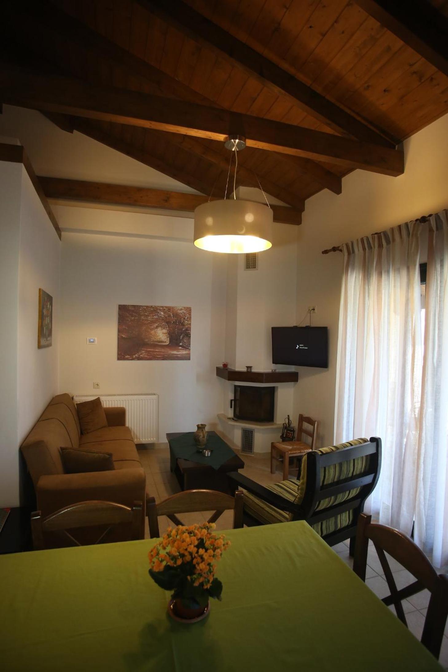Two-Bedroom House - Photo 27