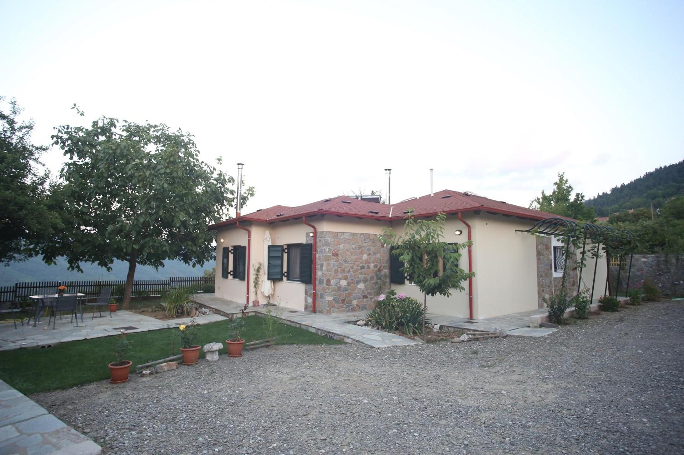Two-Bedroom House - Photo 6