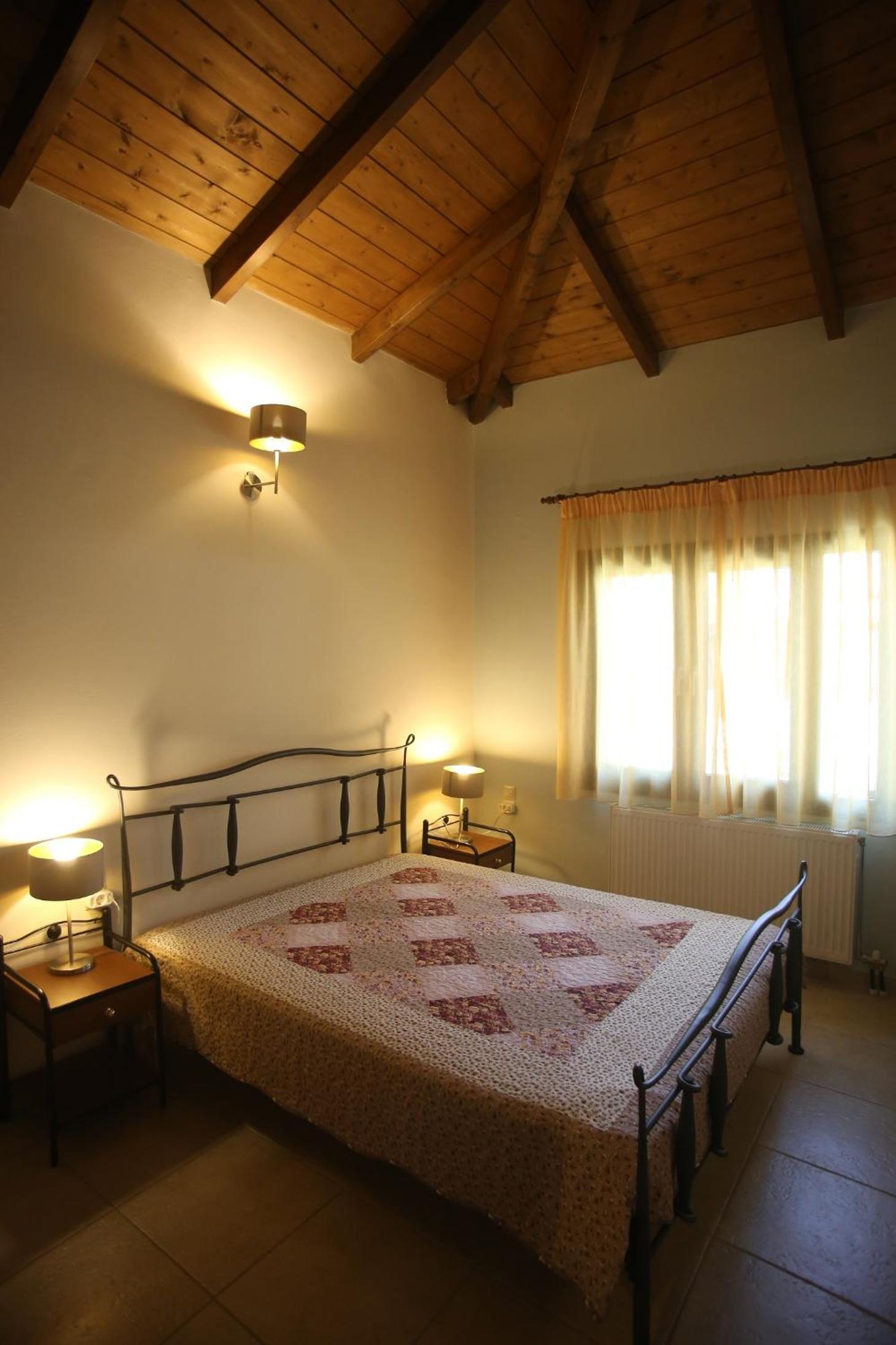 Two-Bedroom House - Photo 15