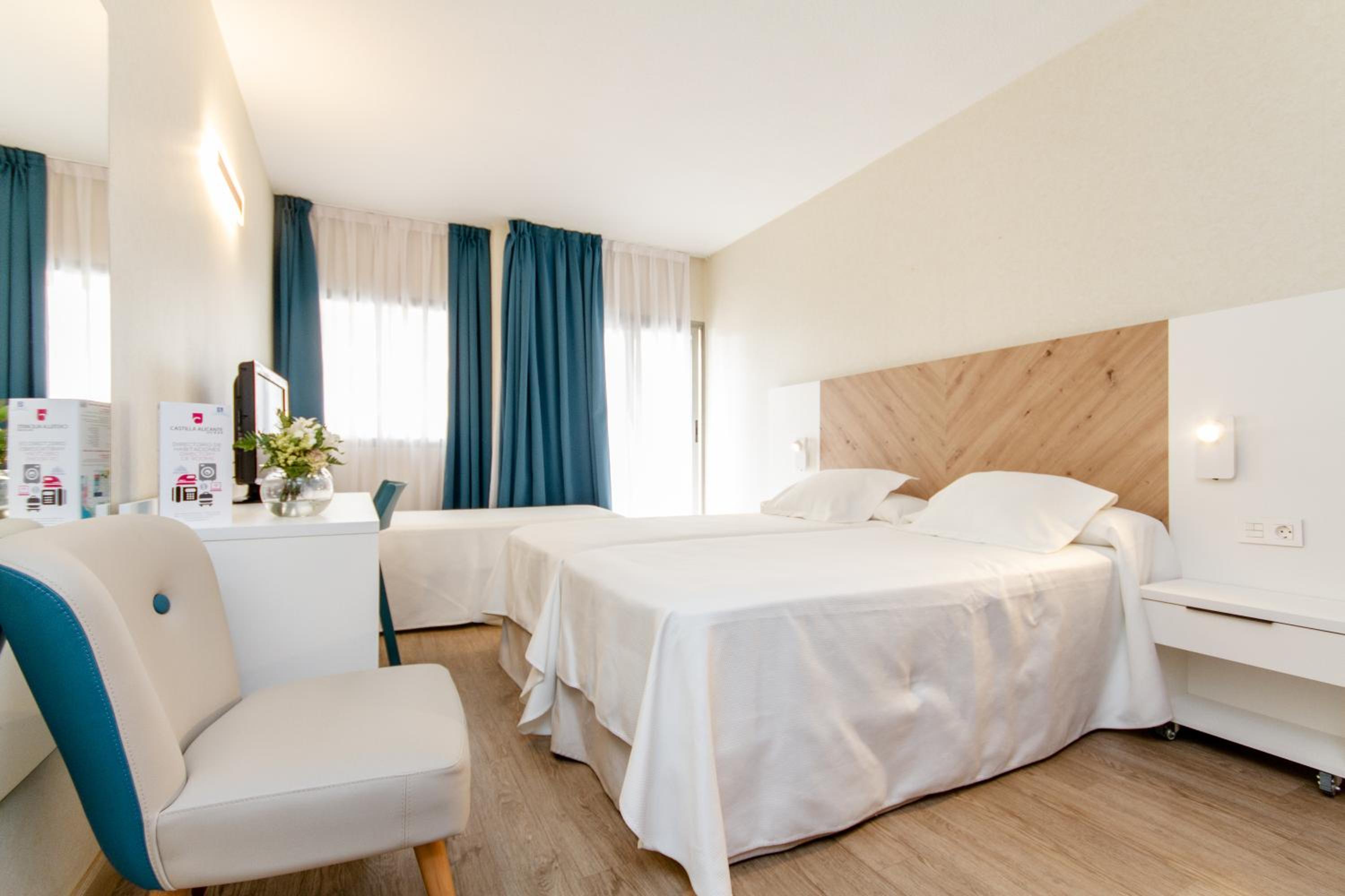 Habitación Superior con dos camas + cama extra (3 Adultos)