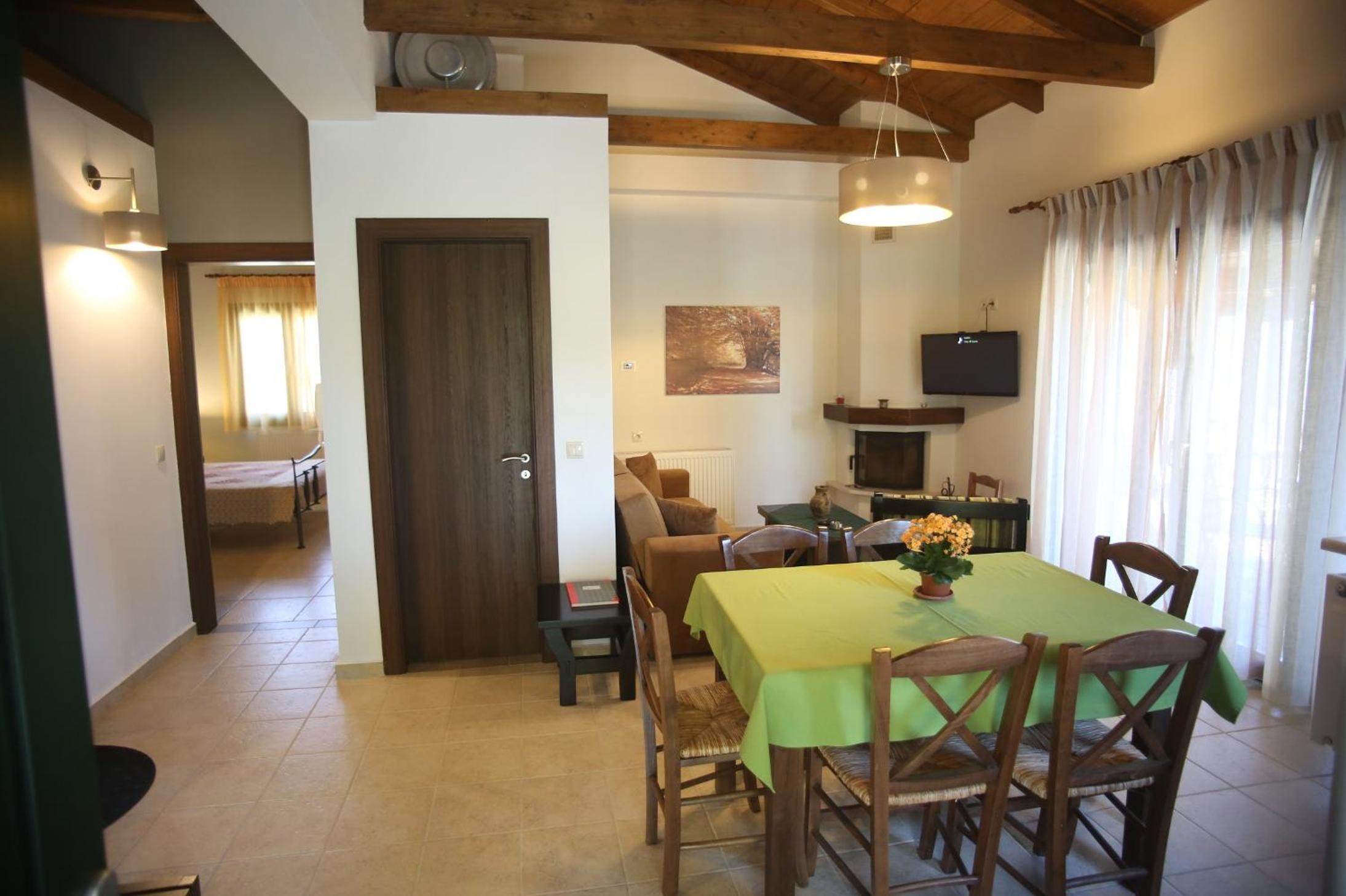 Two-Bedroom House - Photo 16