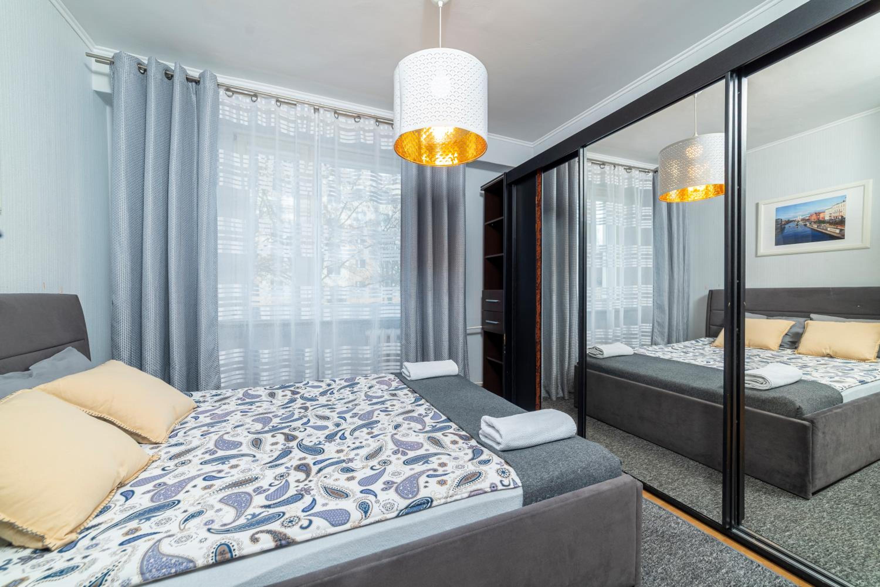 One-Bedroom Apartment - Photo 1