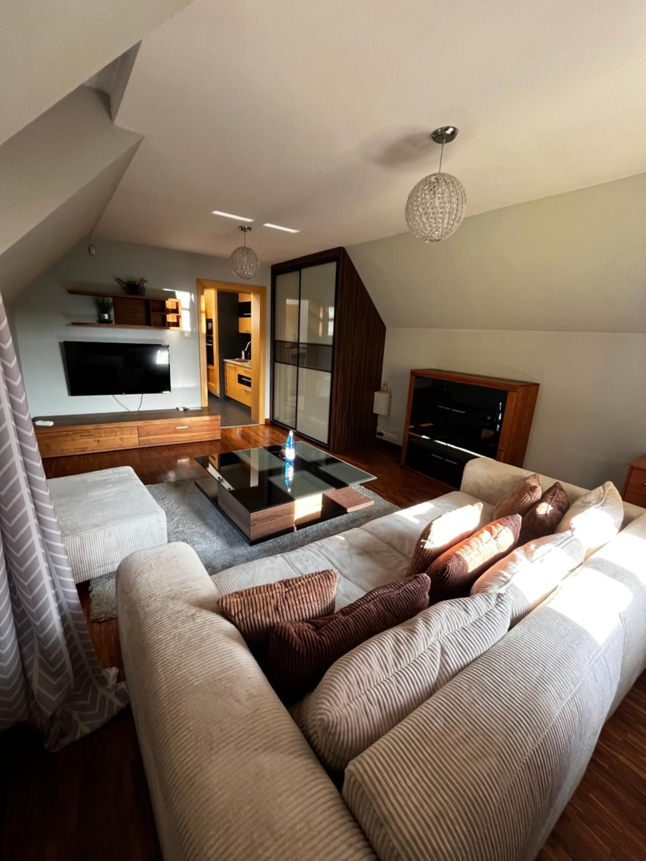 One-Bedroom Apartment - Photo 2