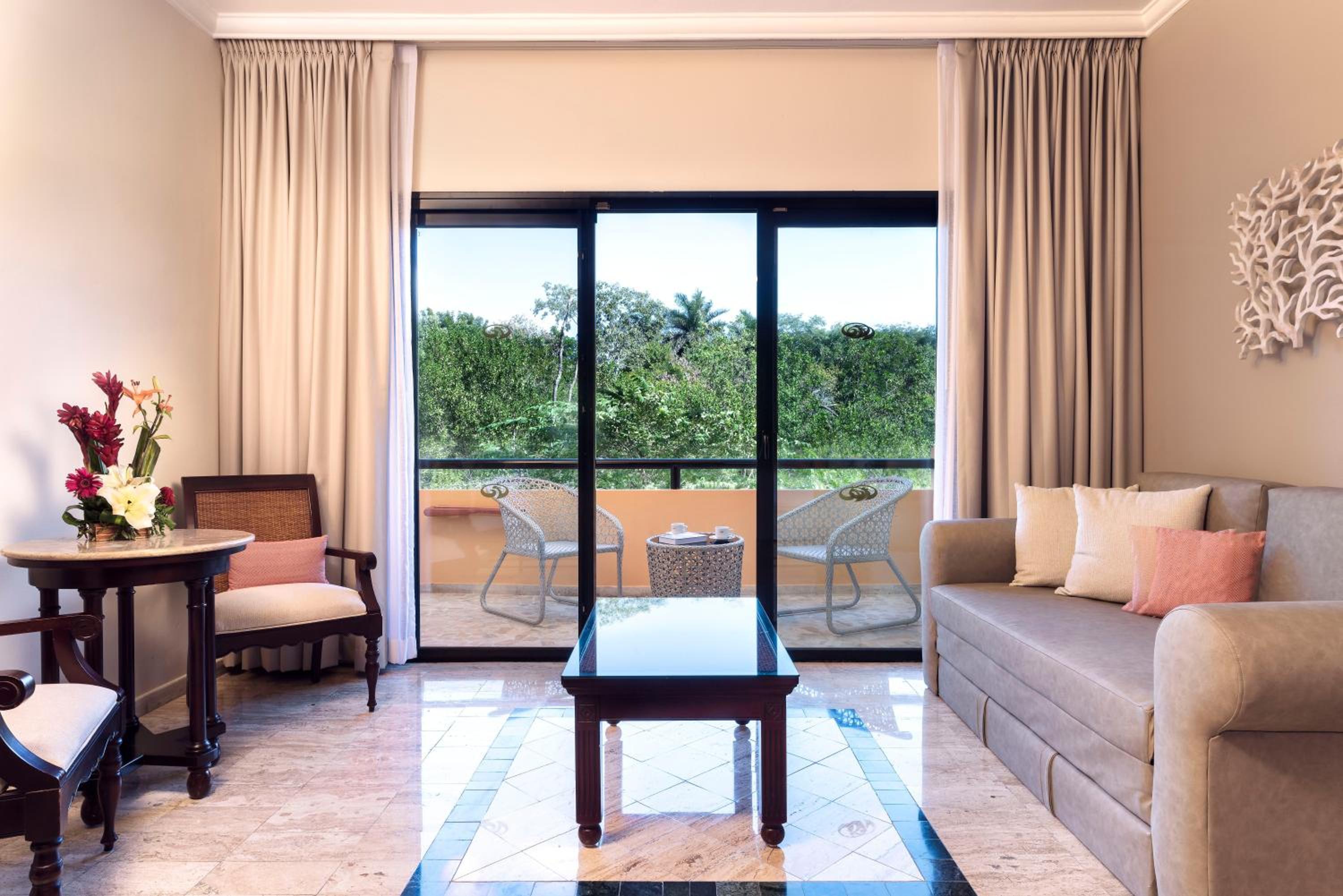Junior Suite with Garden View - Photo 2