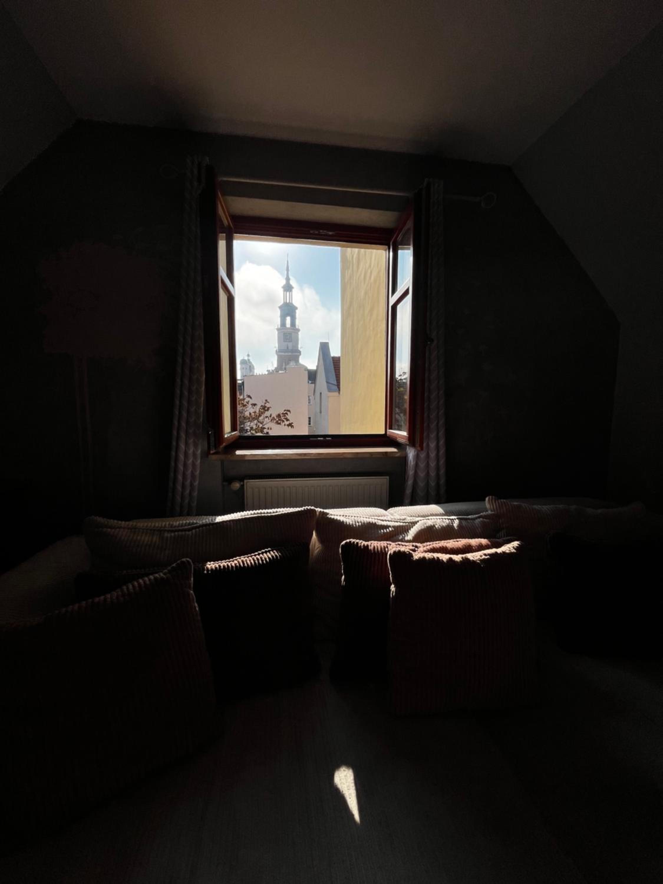 One-Bedroom Apartment - Photo 4