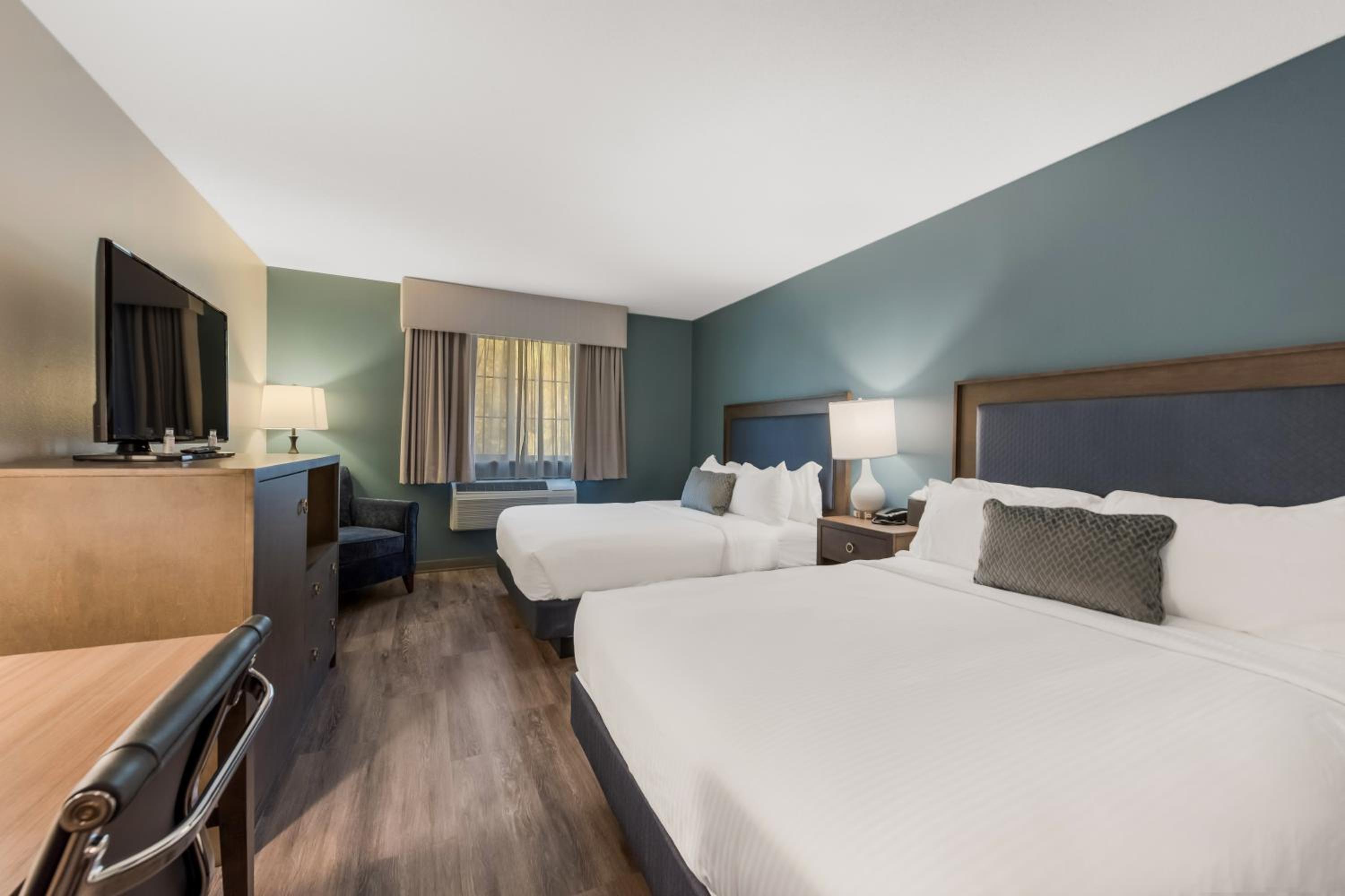 Queen Room with Two Queen Beds - Non-Smoking