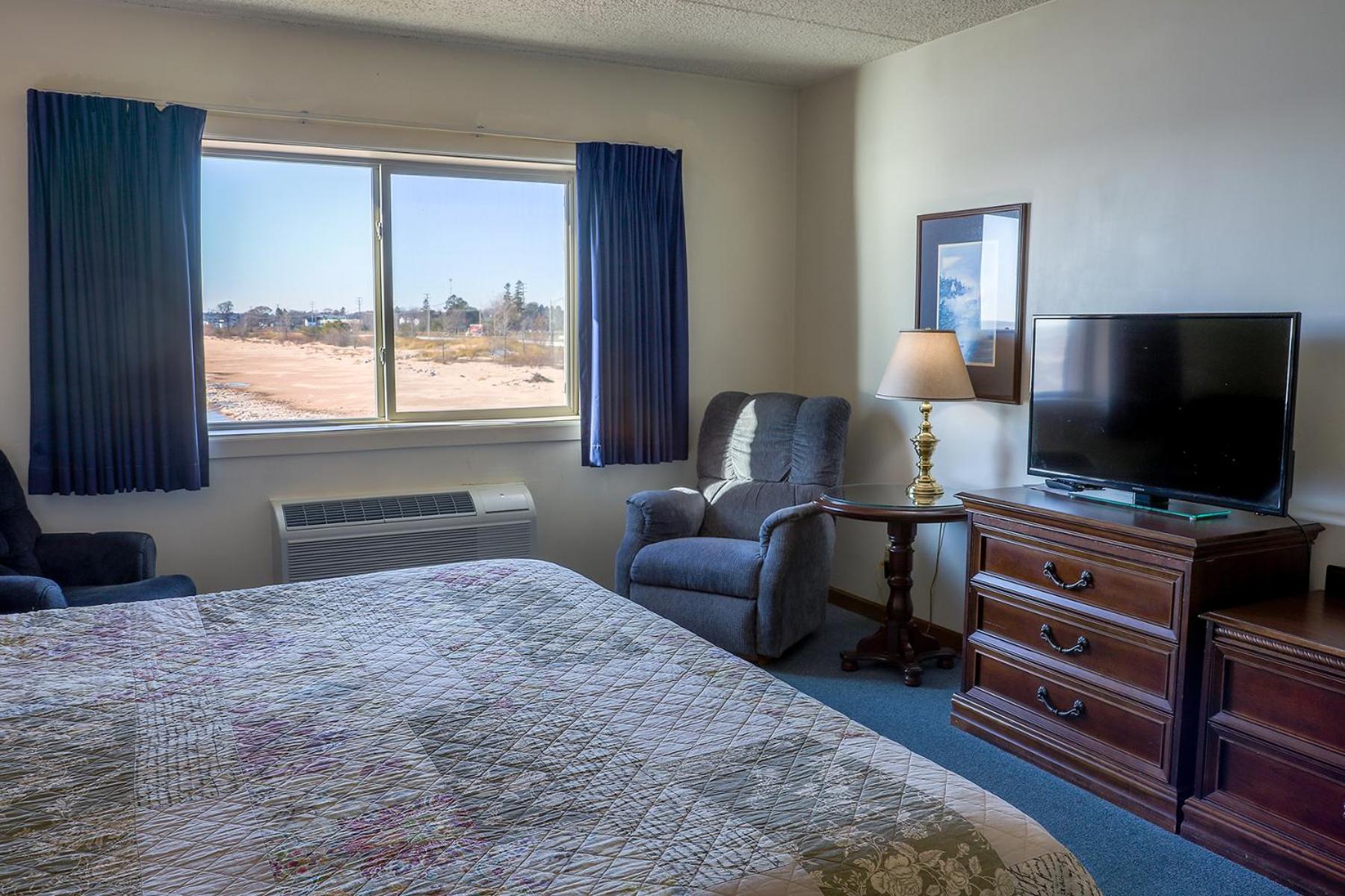 King Room with Lake View photo 2