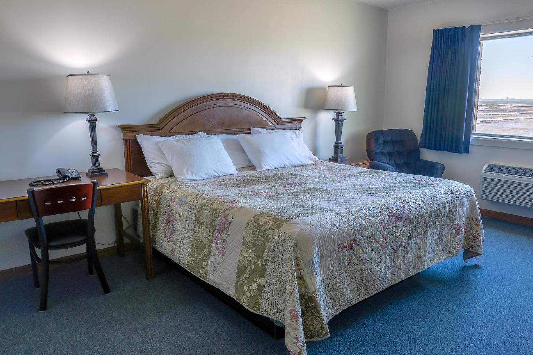 King Room with Lake View photo 1